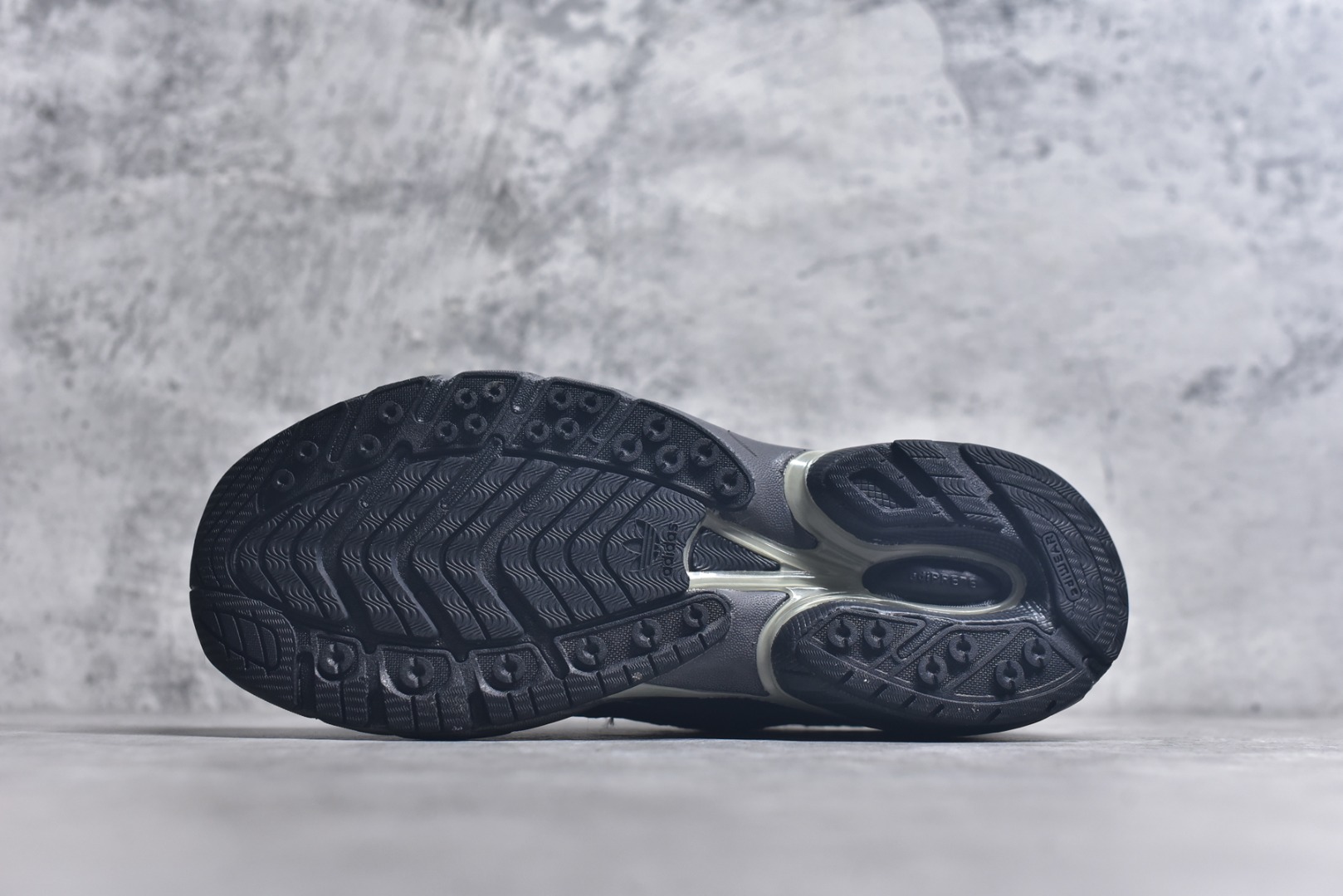 图片[6]-#SFTM x AD Originals ADISTAR CUSHION 联名复古舒适防滑耐磨低帮生活休闲鞋 JP8416 实拍调校N版已经零色差零失真 百分百还原实物色彩所见即所得 不存在货不对板色差等低级问题 选购参考实物拍摄 不混卖不参货 只用心做好货严格选品 承诺混一赔十 尺码：35.5-45-选品中心