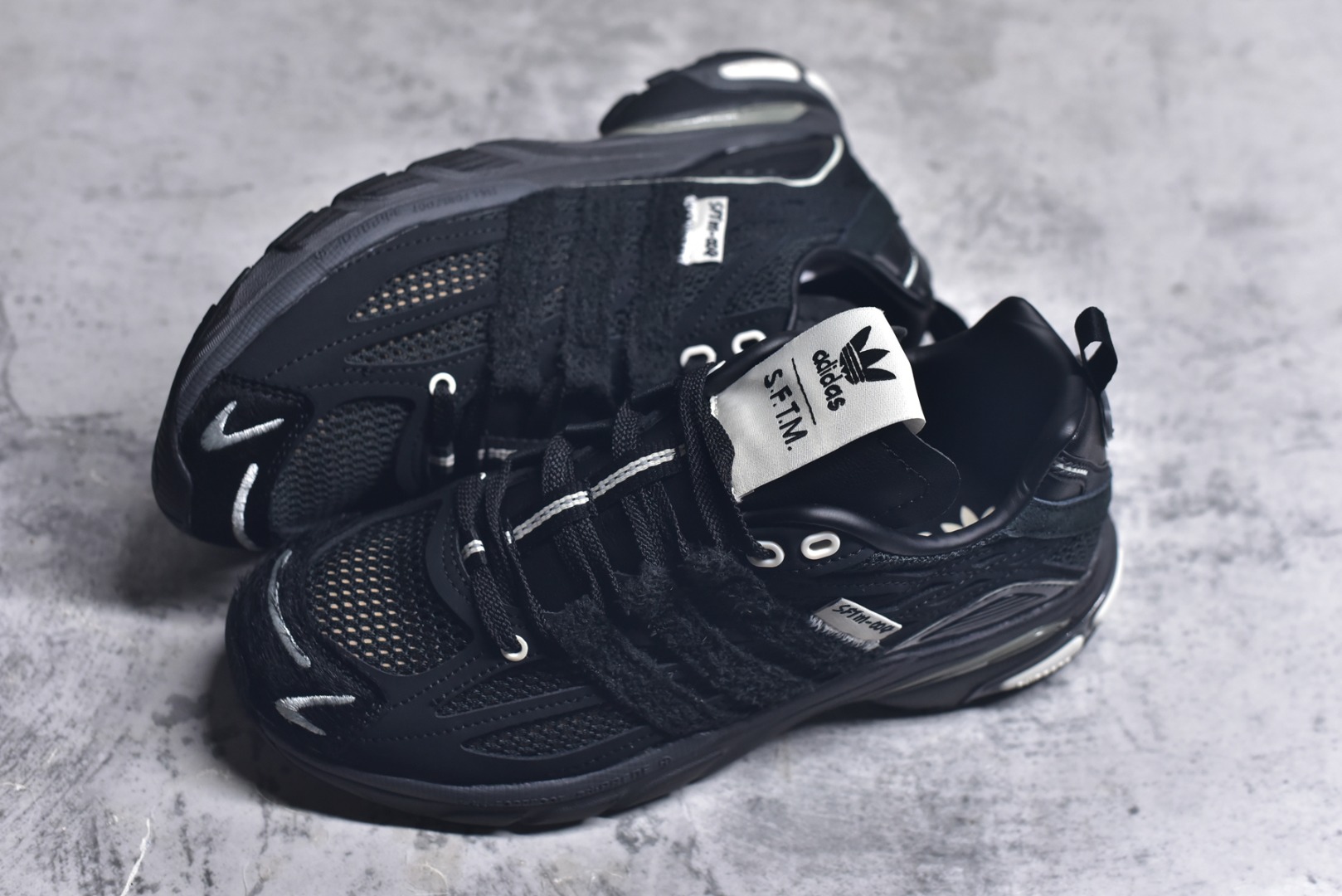 图片[7]-#SFTM x AD Originals ADISTAR CUSHION 联名复古舒适防滑耐磨低帮生活休闲鞋 JP8416 实拍调校N版已经零色差零失真 百分百还原实物色彩所见即所得 不存在货不对板色差等低级问题 选购参考实物拍摄 不混卖不参货 只用心做好货严格选品 承诺混一赔十 尺码：35.5-45-选品中心