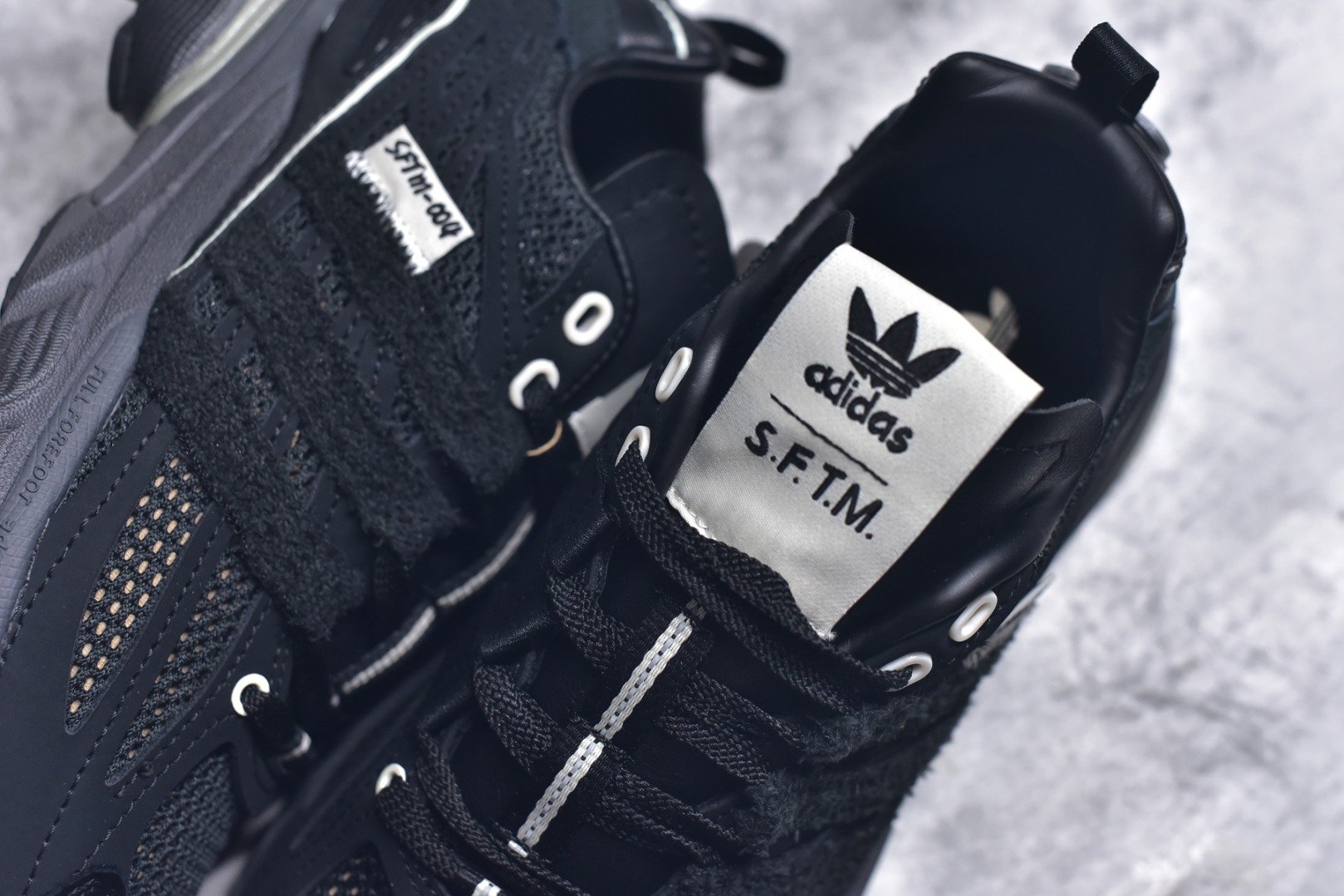 图片[9]-#SFTM x AD Originals ADISTAR CUSHION 联名复古舒适防滑耐磨低帮生活休闲鞋 JP8416 实拍调校N版已经零色差零失真 百分百还原实物色彩所见即所得 不存在货不对板色差等低级问题 选购参考实物拍摄 不混卖不参货 只用心做好货严格选品 承诺混一赔十 尺码：35.5-45-选品中心