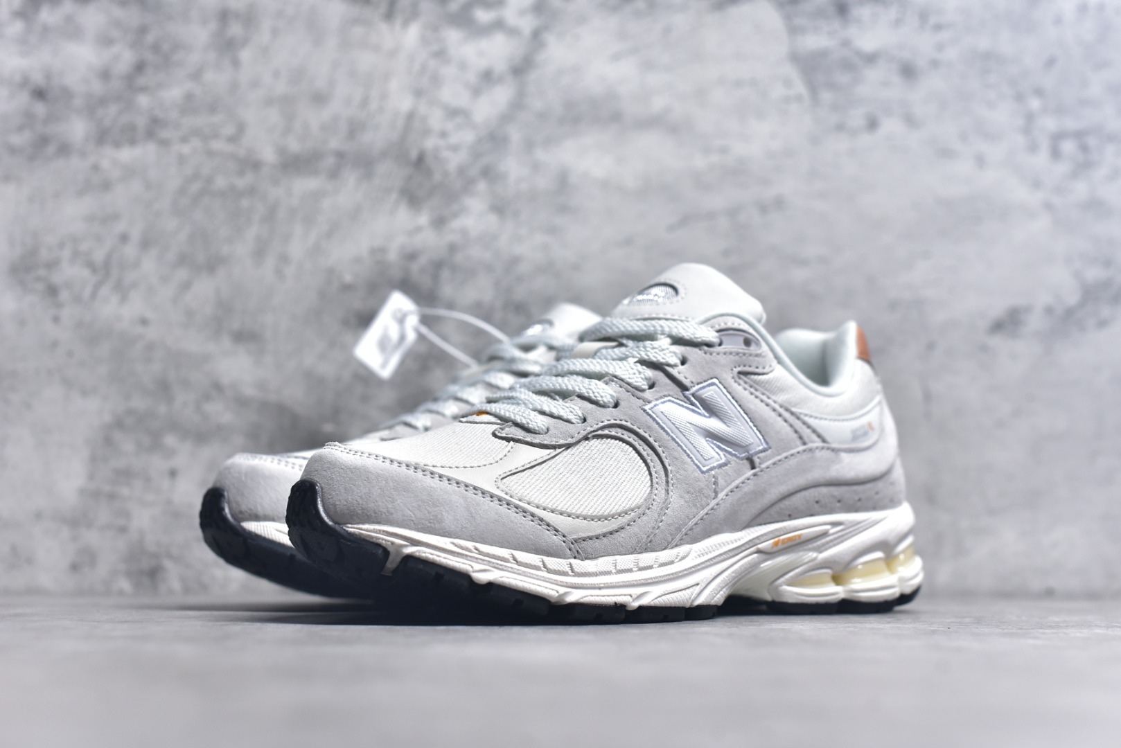 图片[2]-#New Balance NB 2002R 米色 复古休闲跑步鞋 原厂数据开发 原厂网纱 正确卡色皮料冲裁组合 匠心打造 耗时两个月开发完成 工艺极其复杂难度可想而知 新开独立私模大底 全网唯一正确做旧组合大底 高端零售专供产物 货号：M2002REC 尺码：36 36.5 37 38.5 39 40 40.5 41 42 42.5 43 44 44.5 45 46 46.5-选品中心