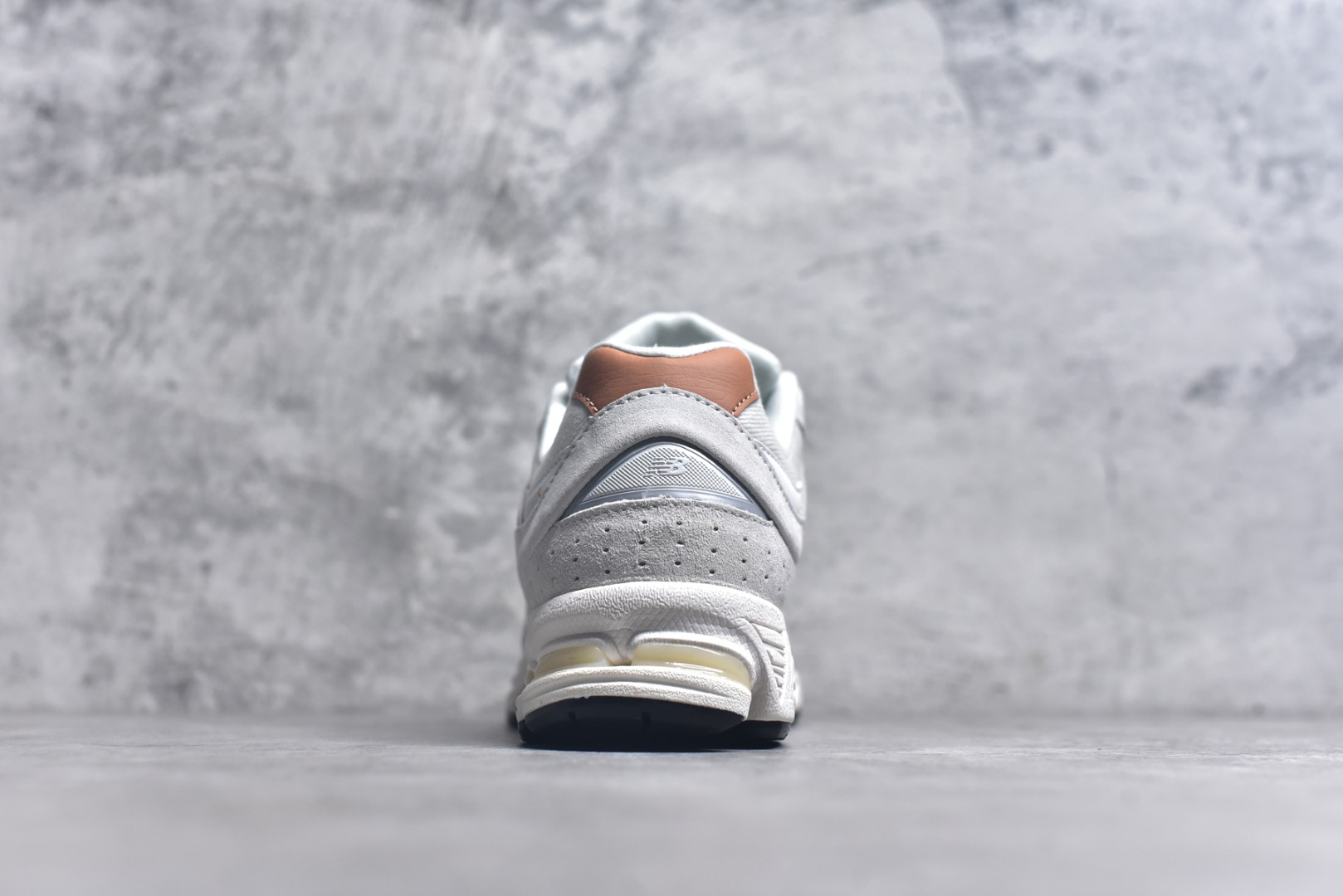 图片[5]-#New Balance NB 2002R 米色 复古休闲跑步鞋 原厂数据开发 原厂网纱 正确卡色皮料冲裁组合 匠心打造 耗时两个月开发完成 工艺极其复杂难度可想而知 新开独立私模大底 全网唯一正确做旧组合大底 高端零售专供产物 货号：M2002REC 尺码：36 36.5 37 38.5 39 40 40.5 41 42 42.5 43 44 44.5 45 46 46.5-选品中心