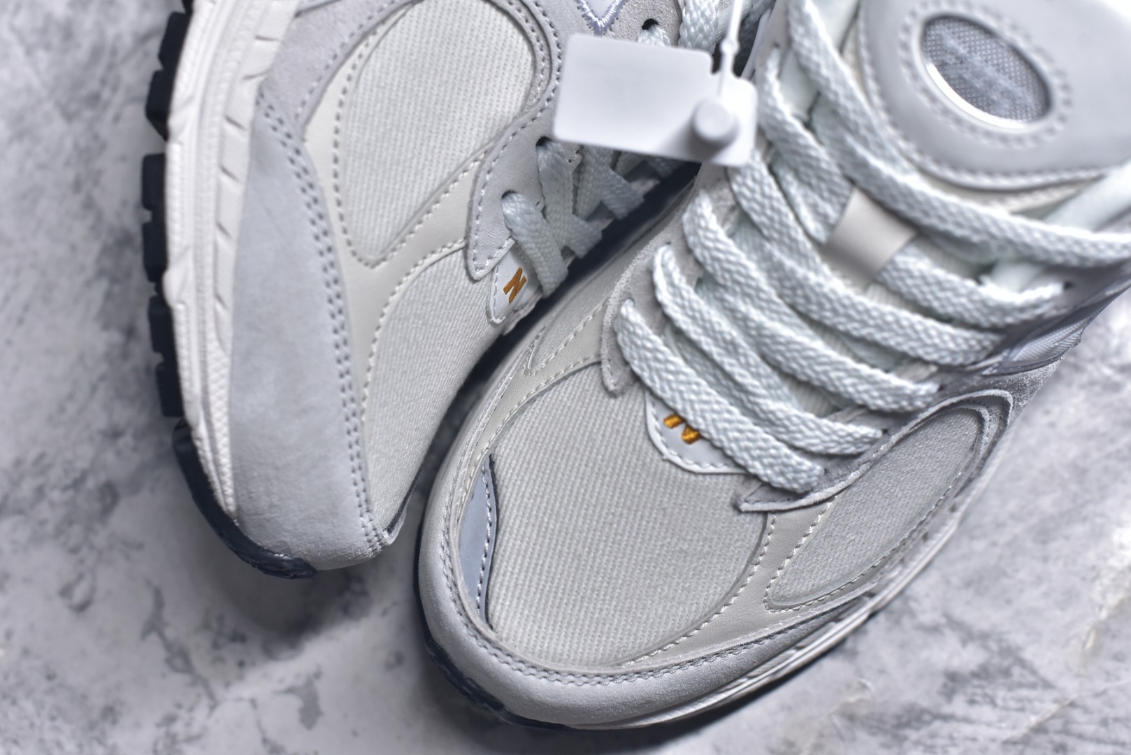 图片[8]-#New Balance NB 2002R 米色 复古休闲跑步鞋 原厂数据开发 原厂网纱 正确卡色皮料冲裁组合 匠心打造 耗时两个月开发完成 工艺极其复杂难度可想而知 新开独立私模大底 全网唯一正确做旧组合大底 高端零售专供产物 货号：M2002REC 尺码：36 36.5 37 38.5 39 40 40.5 41 42 42.5 43 44 44.5 45 46 46.5-选品中心