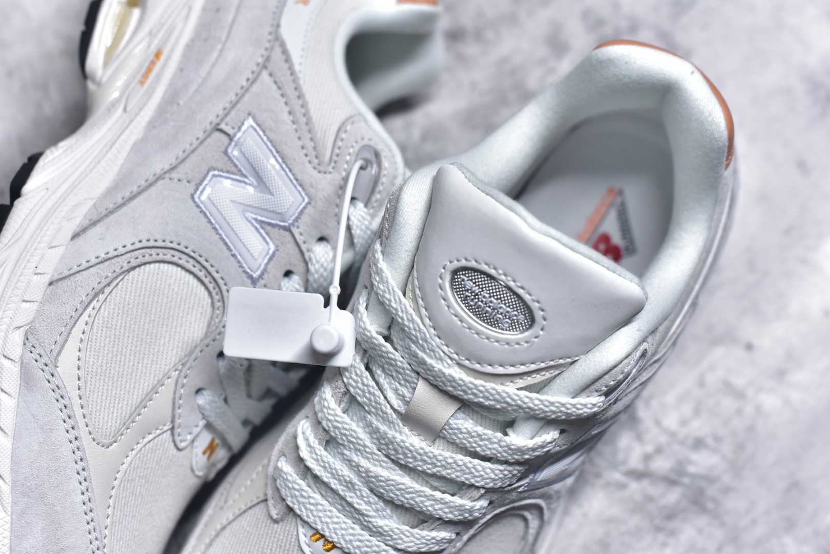 图片[9]-#New Balance NB 2002R 米色 复古休闲跑步鞋 原厂数据开发 原厂网纱 正确卡色皮料冲裁组合 匠心打造 耗时两个月开发完成 工艺极其复杂难度可想而知 新开独立私模大底 全网唯一正确做旧组合大底 高端零售专供产物 货号：M2002REC 尺码：36 36.5 37 38.5 39 40 40.5 41 42 42.5 43 44 44.5 45 46 46.5-选品中心