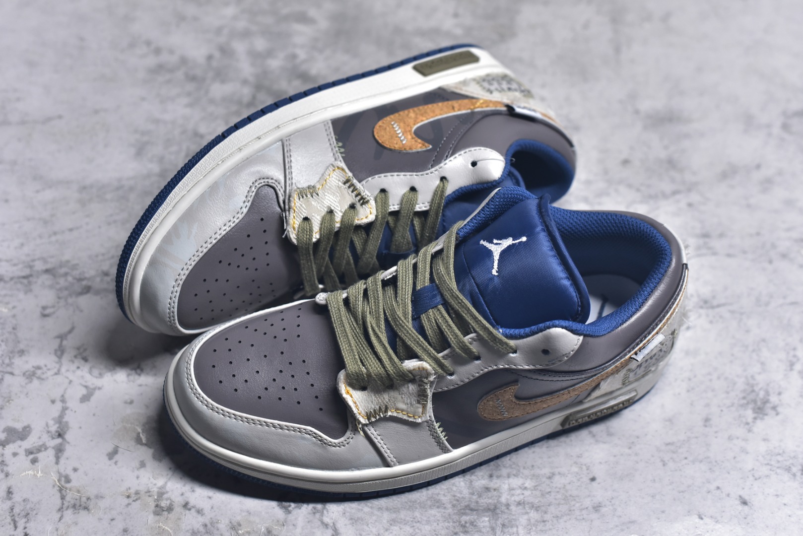 图片[7]-#Air Jordan 1 Low AJ1 乔1 熊猫恶作剧 拓荒骑士 棕灰 低帮复古篮球鞋 553558-414 #整体围绕熊猫恶作剧拓荒骑士主题设计，鞋身整体采用专属颜料重新喷涂。特殊原创设计图标涂鸦装饰，添加潮流元素效果喷涂点缀。 尺码：35.5 36 36.5 37.5 38 38.5 39 40 40.5 41 42 42.5 43 44 44.5 45 45.5 46 47.5 9.E5-选品中心