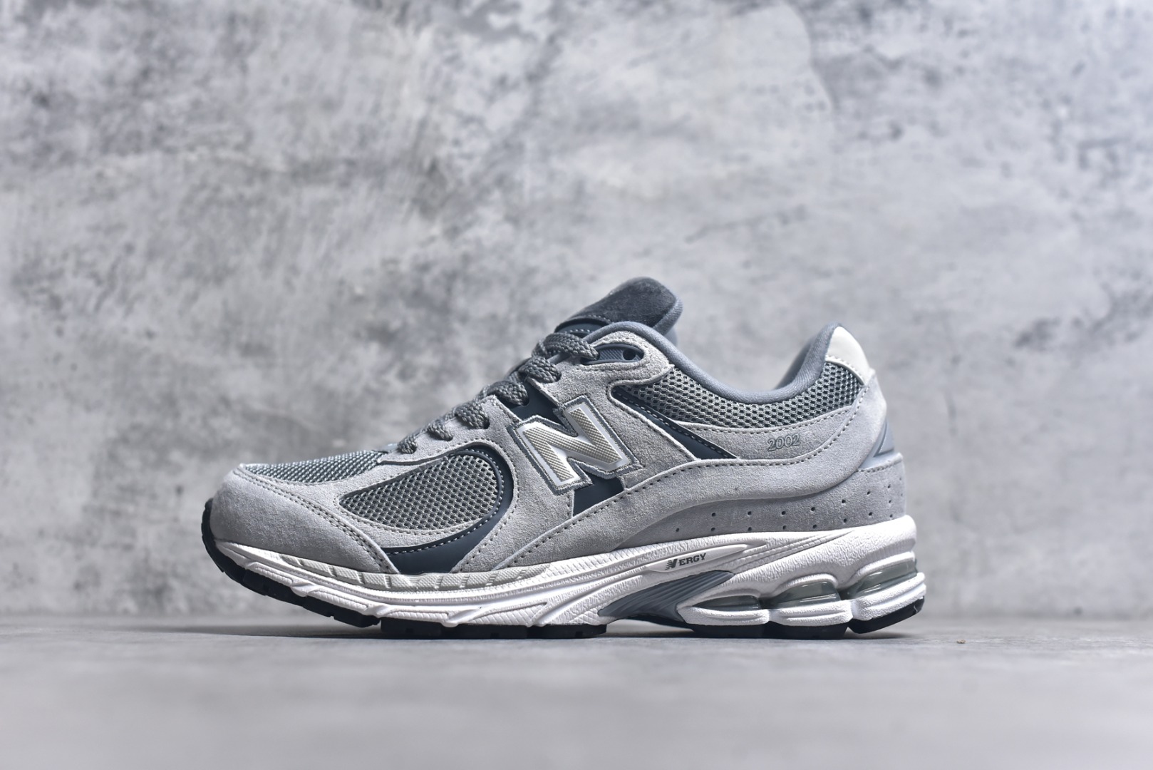 #NB New Balance M2002R 新百伦M2002RST 浅灰色 全新版本出货 新配色陆续开发出货 品质很好 价格实惠 全套原楦原纸板原厂数据开发 原厂网纱 原装进口皮料 正确绒感卡色 正确中底拉帮中底网布细节 一比一手工擦旧效果 冲裁组合 匠心打造 耗时两个月开发完成 工艺极其复杂难度可想而知 新开独立私模大底 全网唯一正确做旧组合大底 高端零售专供产物 尺码：36 37 37.5 38 38.5 39.5 40 40.5 41.5 42 42.5 43 44 44.5 45 45.5 46.5-选品中心