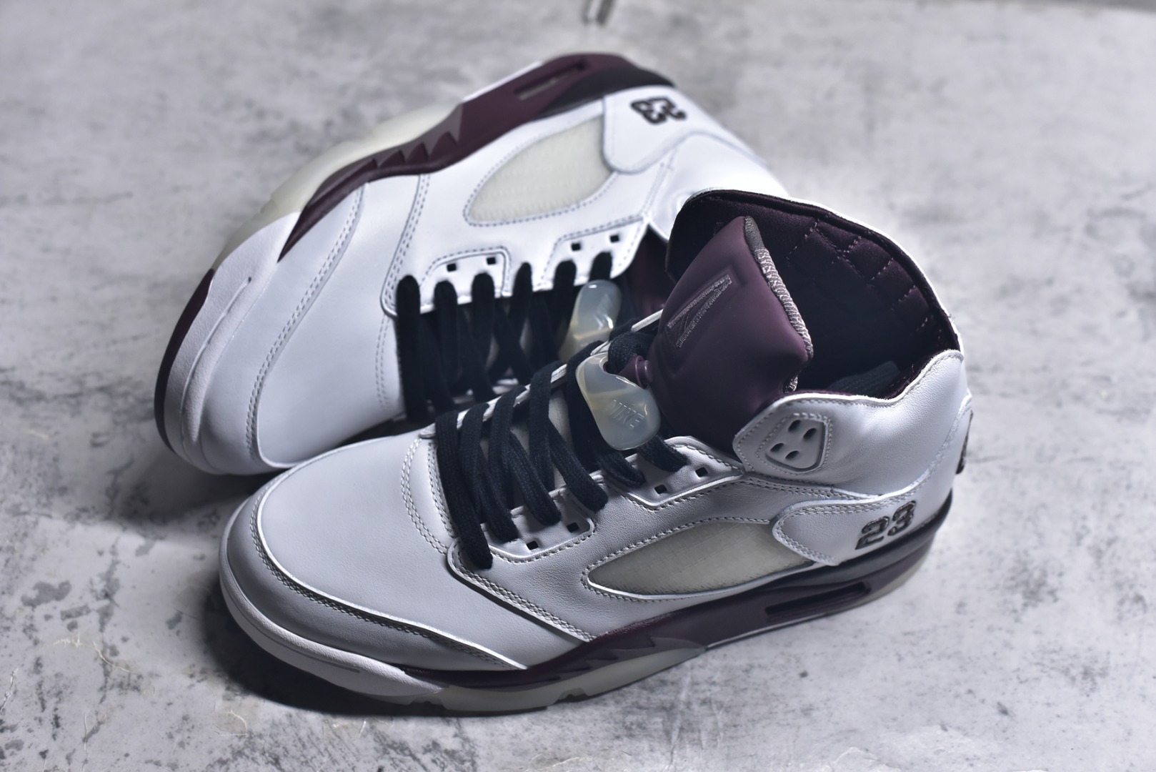 图片[7]-#A Ma Maniére x Air Jordan AJ5 “Burgundy Crush” AMM联名白酒红 IB1528-100 SZ原厂全套原楦原纸板磨具开发 原厂皮料加持 原厂港宝加持定型后跟R度完美 同源原厂电绣 飞人针数密度立体效果一致 原厂拉帮手法 原厂配置纸衬高频鞋盒 原厂指令配双鞋带 原厂TPU网格鞋带扣 超高鞋面清洁度 最高QC检验标准 控制溢胶瑕疵 到手可放心比对发售原鞋 上脚百分百充正驾驭 尺码：40 40.5 41 42 42.5 43 44 44.5 45 46 47.5-选品中心