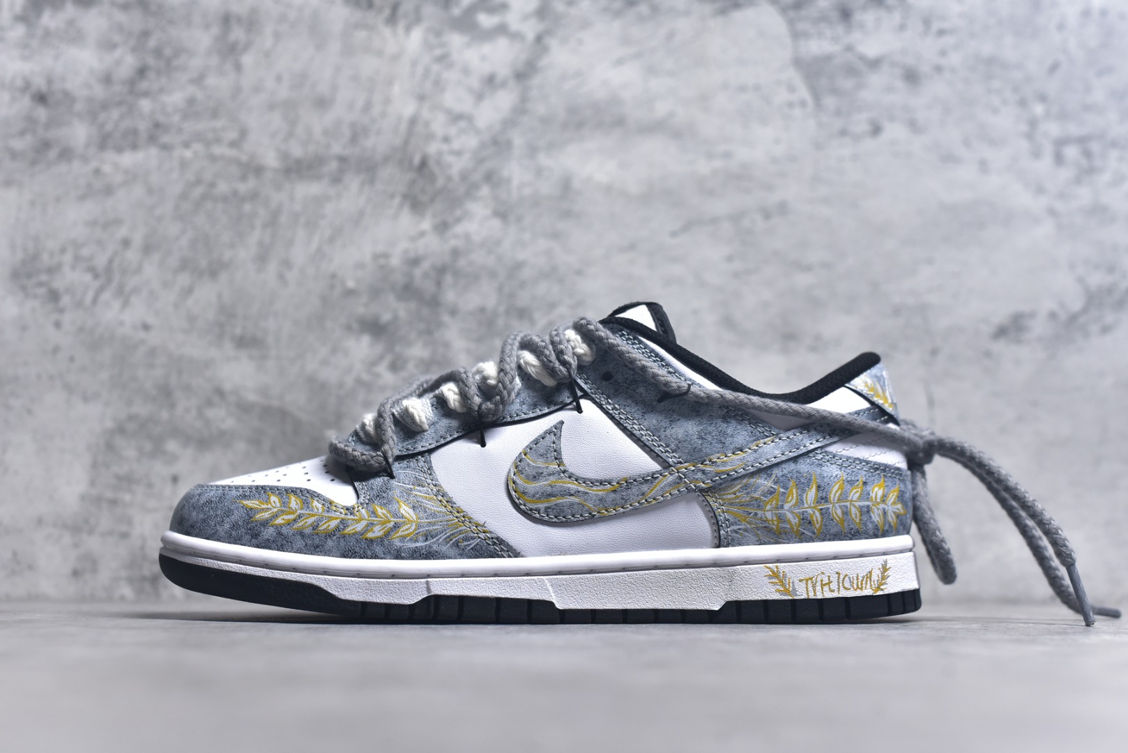 #Nike SB Dunk Low 麦穗灰绑带 低帮休闲板鞋 DD1391-100 #定制鞋盒 大厂纯原品质出货 超高清洁度 皮料切割干净无任何毛边 细节完美 尺码：40 40.5 41 42 42.5 43 44 44.5 45 46 9.E5-选品中心