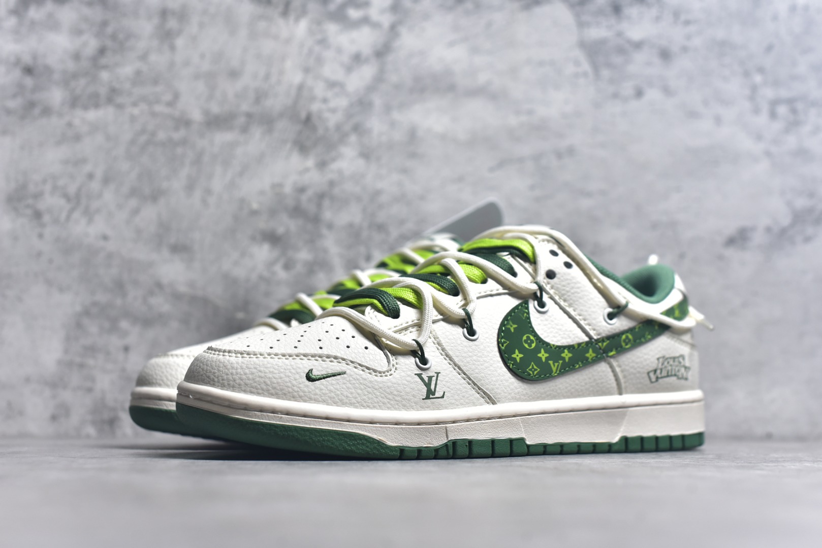 图片[2]-#Nike SB Dunk Low LV联名 绑带花纹绿勾 周年高端定制 低帮休闲板鞋 DM6868-075 #定制鞋盒 大厂纯原品质出货 超高清洁度 皮料切割干净无任何毛边 细节完美 尺码：36 36.5 37.5 38 38.5 39 40 40.5 41 42 42.5 43 44 44.5 45 9.E5-选品中心