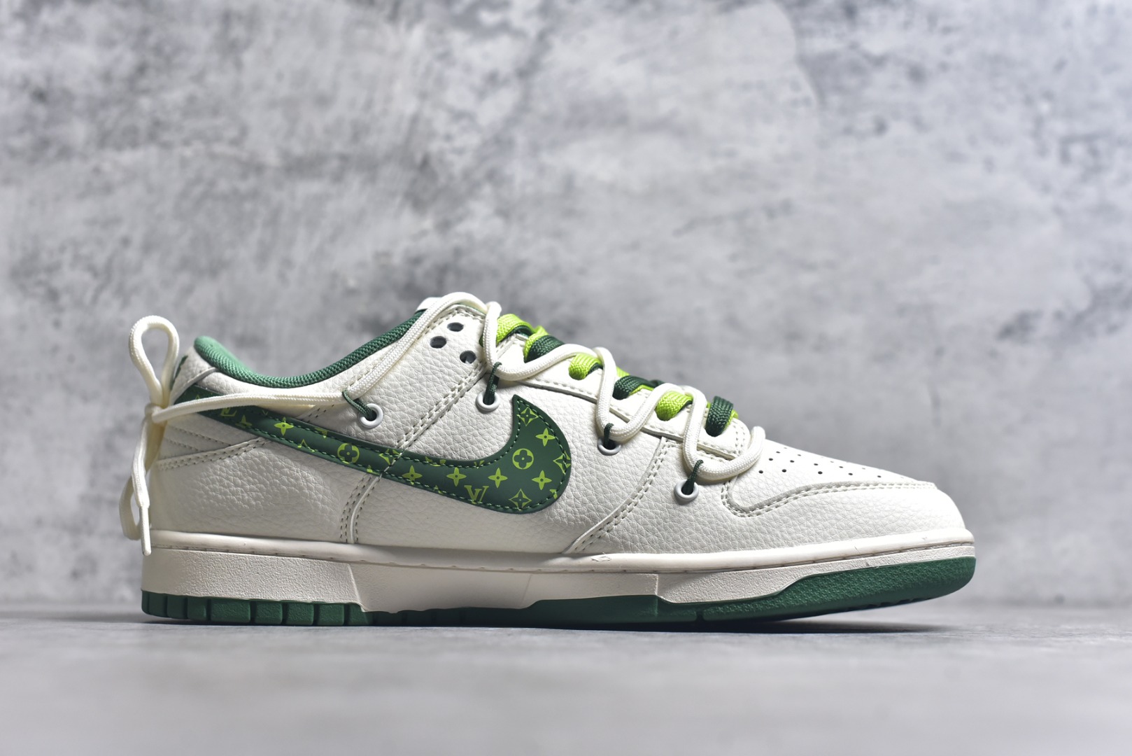 图片[3]-#Nike SB Dunk Low LV联名 绑带花纹绿勾 周年高端定制 低帮休闲板鞋 DM6868-075 #定制鞋盒 大厂纯原品质出货 超高清洁度 皮料切割干净无任何毛边 细节完美 尺码：36 36.5 37.5 38 38.5 39 40 40.5 41 42 42.5 43 44 44.5 45 9.E5-选品中心
