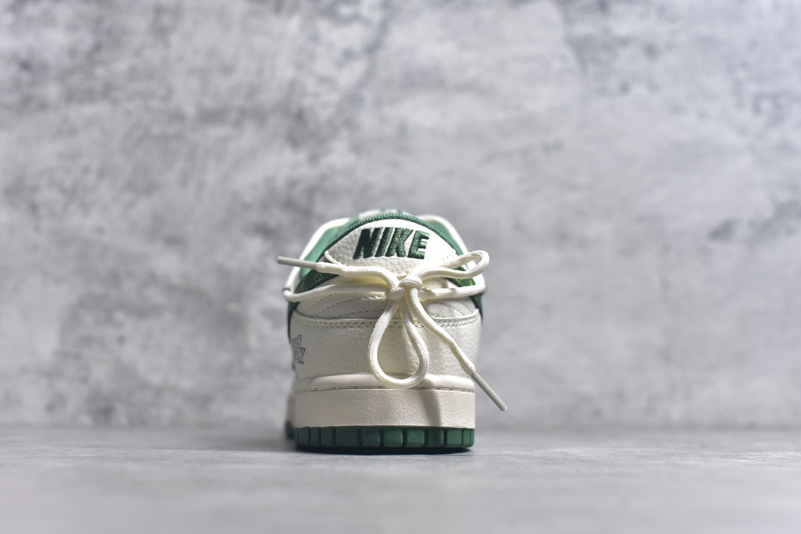 图片[5]-#Nike SB Dunk Low LV联名 绑带花纹绿勾 周年高端定制 低帮休闲板鞋 DM6868-075 #定制鞋盒 大厂纯原品质出货 超高清洁度 皮料切割干净无任何毛边 细节完美 尺码：36 36.5 37.5 38 38.5 39 40 40.5 41 42 42.5 43 44 44.5 45 9.E5-选品中心