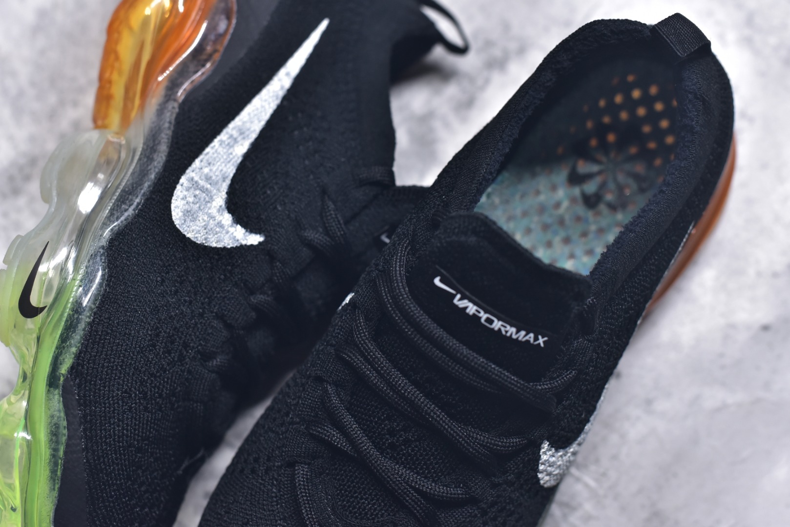 图片[9]-#Nike Air Vapormax2023 FK 全掌长气垫 缓震跑步鞋 采用传统的Flyknit构造 回收材料制成 鞋垫上印有Nike的风车标志 全长VaporMax鞋底单元两侧和外侧前脚掌上的Swoosh标志完善了设计 黑彩虹底 DV1678-014 男女鞋 35.5 36 36.5 37.5 38 38.5 39 40 40.5 41 42 42.5 43 44 44.5 45 46-选品中心