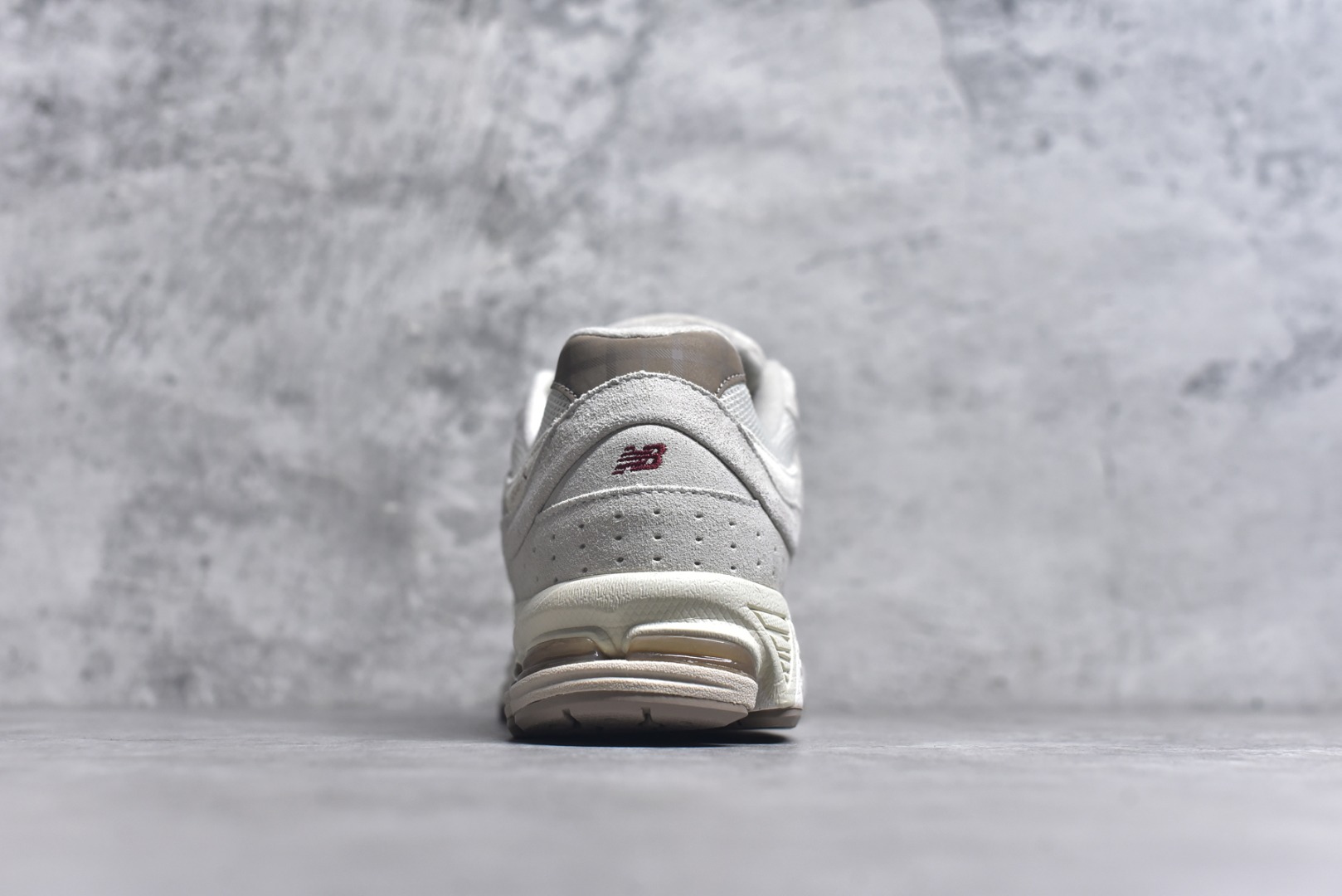 图片[5]-#New Balance 2002 复古单品 鞋款延续了经典科技，升级版N-ERGY缓震物料机能与材质上脚太舒适了，鞋面的柔软麂皮搭配尼龙网布，特别透气而且还复古感，不管是搭配牛仔裤还工裤都是百搭 货号：M2002RHX 尺码：36 37 37.5 38 38.5 39.5 40 40.5 41.5 42 42.5 43 44 44.5 45 46.5-选品中心