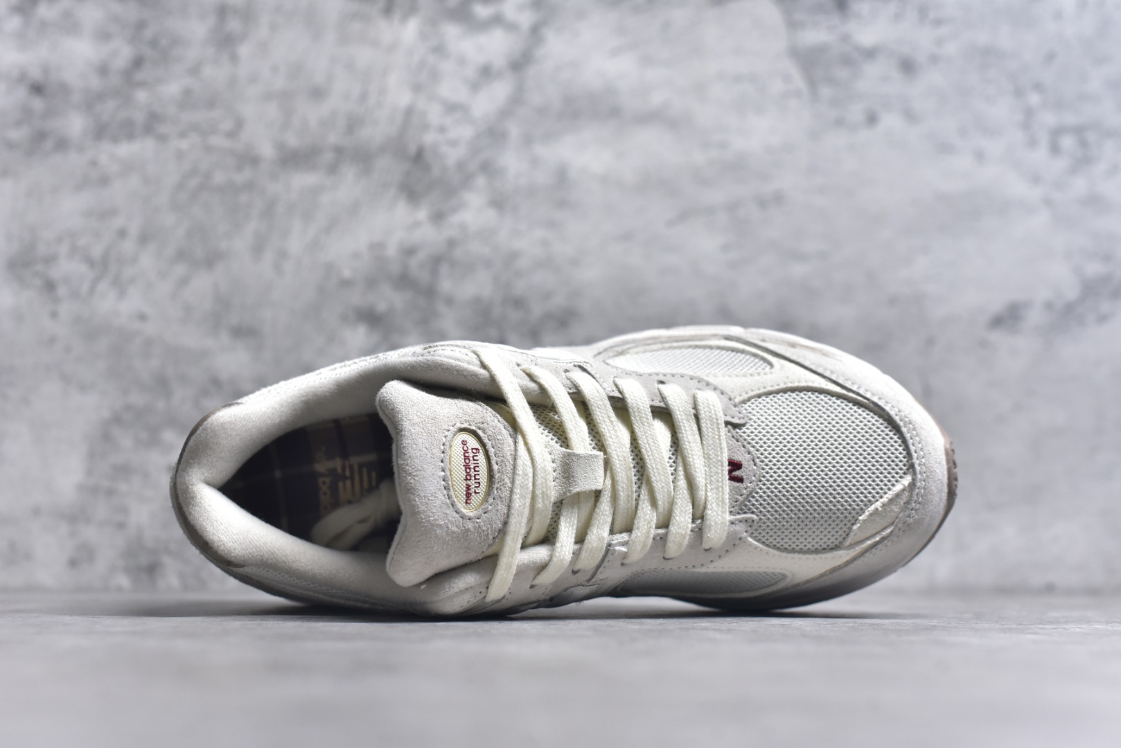 图片[4]-#New Balance 2002 复古单品 鞋款延续了经典科技，升级版N-ERGY缓震物料机能与材质上脚太舒适了，鞋面的柔软麂皮搭配尼龙网布，特别透气而且还复古感，不管是搭配牛仔裤还工裤都是百搭 货号：M2002RHX 尺码：36 37 37.5 38 38.5 39.5 40 40.5 41.5 42 42.5 43 44 44.5 45 46.5-选品中心