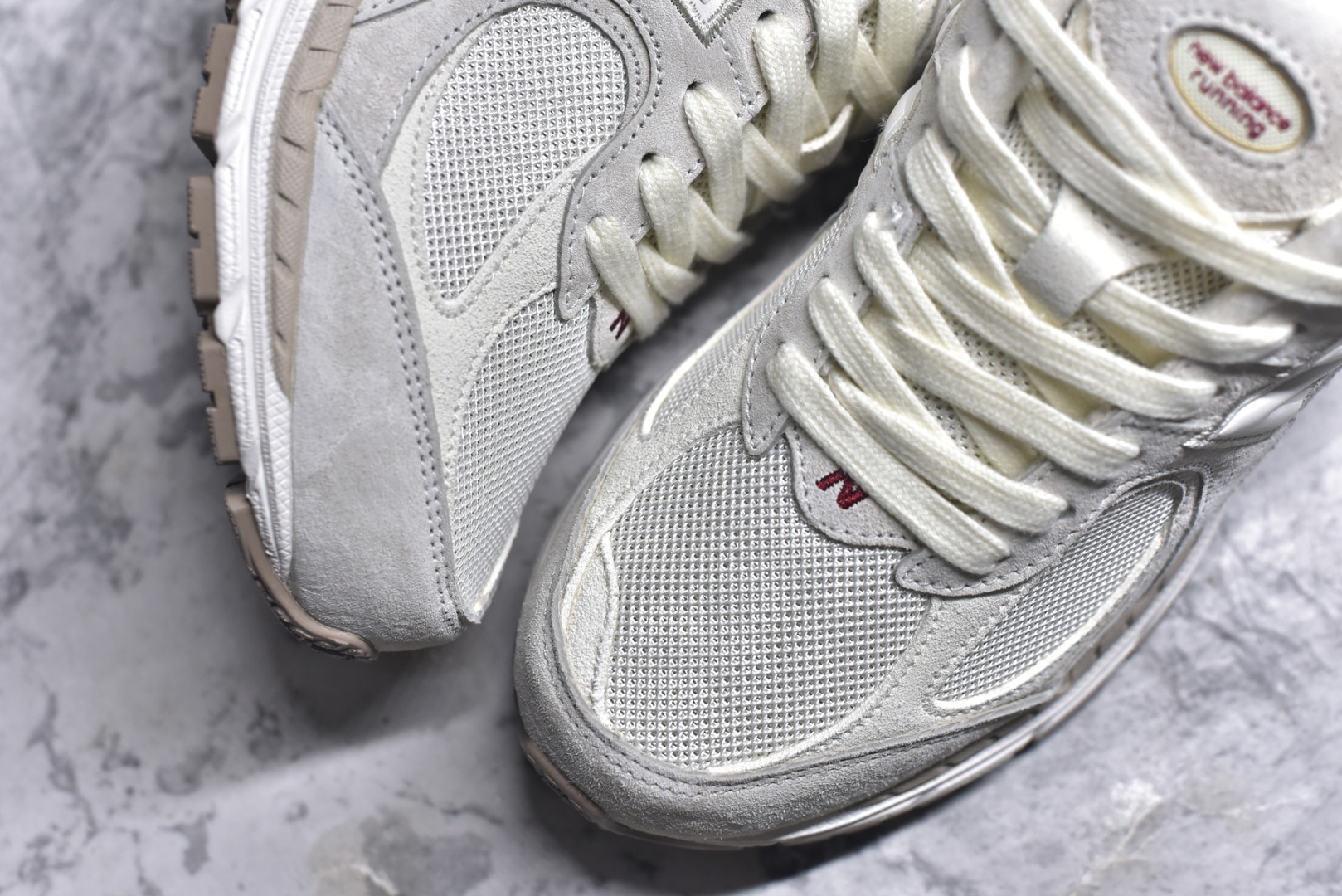 图片[8]-#New Balance 2002 复古单品 鞋款延续了经典科技，升级版N-ERGY缓震物料机能与材质上脚太舒适了，鞋面的柔软麂皮搭配尼龙网布，特别透气而且还复古感，不管是搭配牛仔裤还工裤都是百搭 货号：M2002RHX 尺码：36 37 37.5 38 38.5 39.5 40 40.5 41.5 42 42.5 43 44 44.5 45 46.5-选品中心