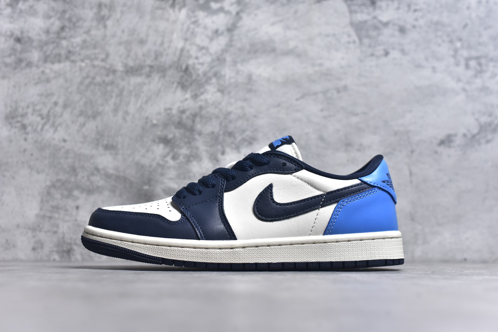#Air Jordan AJ1 Retro Low OG 黑曜石低帮 CZ0790-400 外贸特供 原楦原纸板开发 极致一眼正品既视感 原厂皮料 原厂拉帮工艺 全部采用原厂电脑车 针距 边距完全同步原鞋 特供皮料一致原鞋 鞋面清洁度最高QC检验标准 控制溢胶 飞翼3D高频深度立体 鞋盒、防尘纸 均采购来自原厂 尺码：36 36.5 37.5 38 38.5 39 40 40.5 41 42 42.5 43 44 44.5 45 46 47.5-选品中心