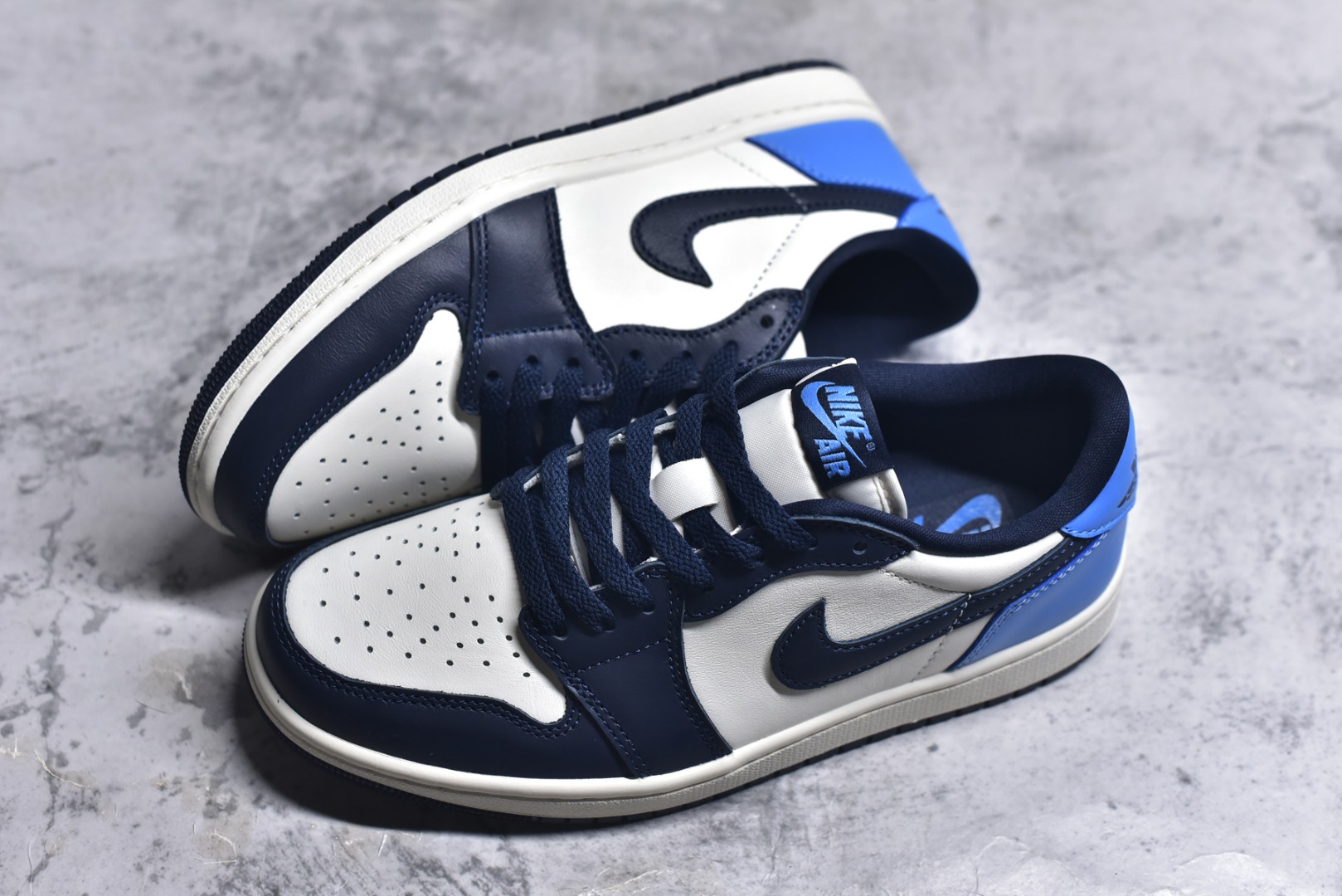 图片[7]-#Air Jordan AJ1 Retro Low OG 黑曜石低帮 CZ0790-400 外贸特供 原楦原纸板开发 极致一眼正品既视感 原厂皮料 原厂拉帮工艺 全部采用原厂电脑车 针距 边距完全同步原鞋 特供皮料一致原鞋 鞋面清洁度最高QC检验标准 控制溢胶 飞翼3D高频深度立体 鞋盒、防尘纸 均采购来自原厂 尺码：36 36.5 37.5 38 38.5 39 40 40.5 41 42 42.5 43 44 44.5 45 46 47.5-选品中心