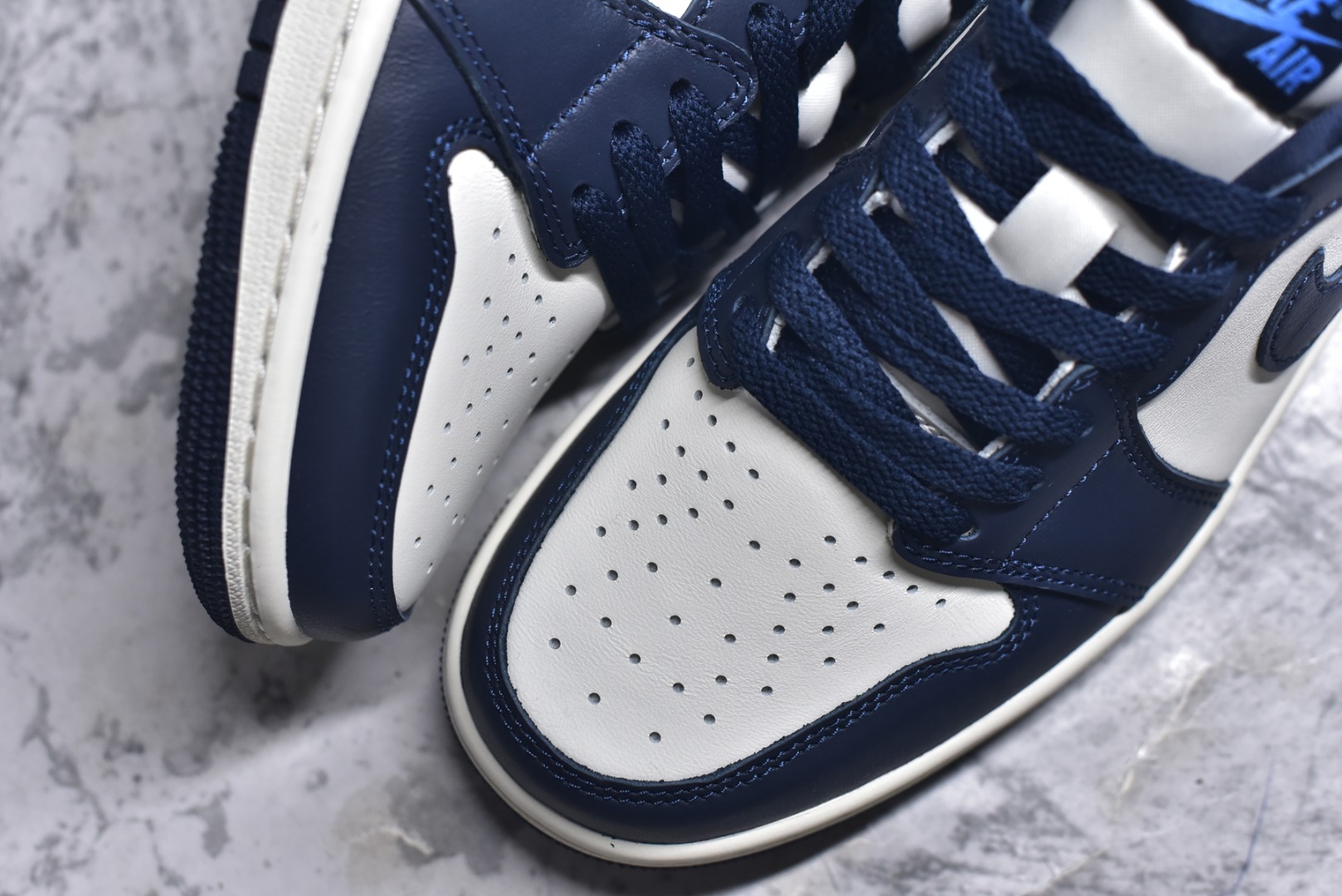 图片[8]-#Air Jordan AJ1 Retro Low OG 黑曜石低帮 CZ0790-400 外贸特供 原楦原纸板开发 极致一眼正品既视感 原厂皮料 原厂拉帮工艺 全部采用原厂电脑车 针距 边距完全同步原鞋 特供皮料一致原鞋 鞋面清洁度最高QC检验标准 控制溢胶 飞翼3D高频深度立体 鞋盒、防尘纸 均采购来自原厂 尺码：36 36.5 37.5 38 38.5 39 40 40.5 41 42 42.5 43 44 44.5 45 46 47.5-选品中心