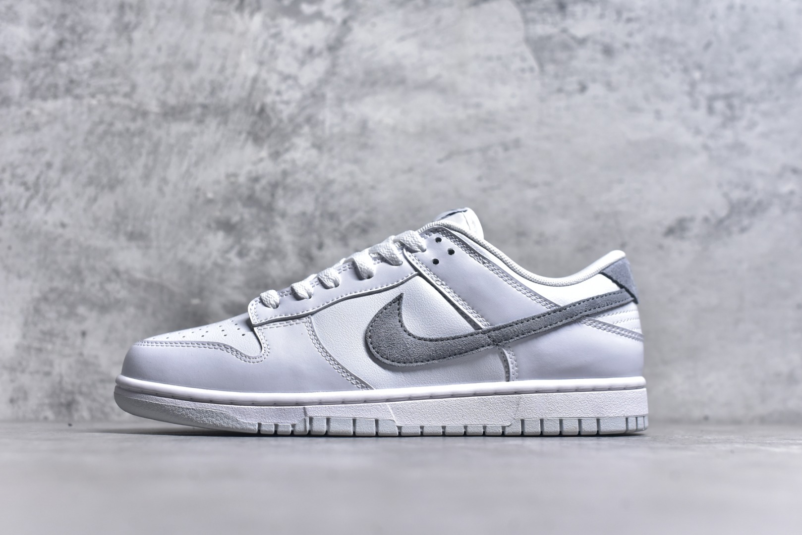 #Nike SB Dunk Low 白灰色 低帮休闲板鞋 IH0632-141 尺码：40 40.5 41 42 42.5 43 44 44.5 45 46 9.E5-选品中心