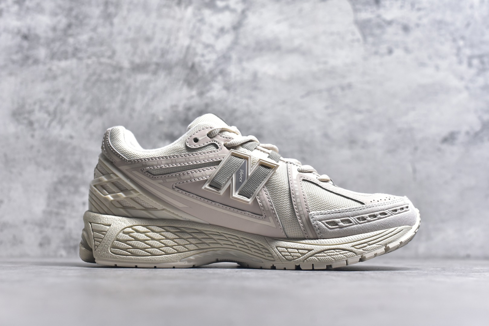 图片[3]-#New Balance 1906系列复古老爹风休闲运动慢跑鞋 U1906RLI #采用轻质牛剖革拼接透气网眼衬垫织物鞋面材质 T-Beam大底提供足步弓支撑，保持步态稳定 后跟搭载外露缓震胶尺码：36 37 37.5 38 38.5 39 40 40.5 41 42 42.5 43 44 44.5 45 46.5-选品中心