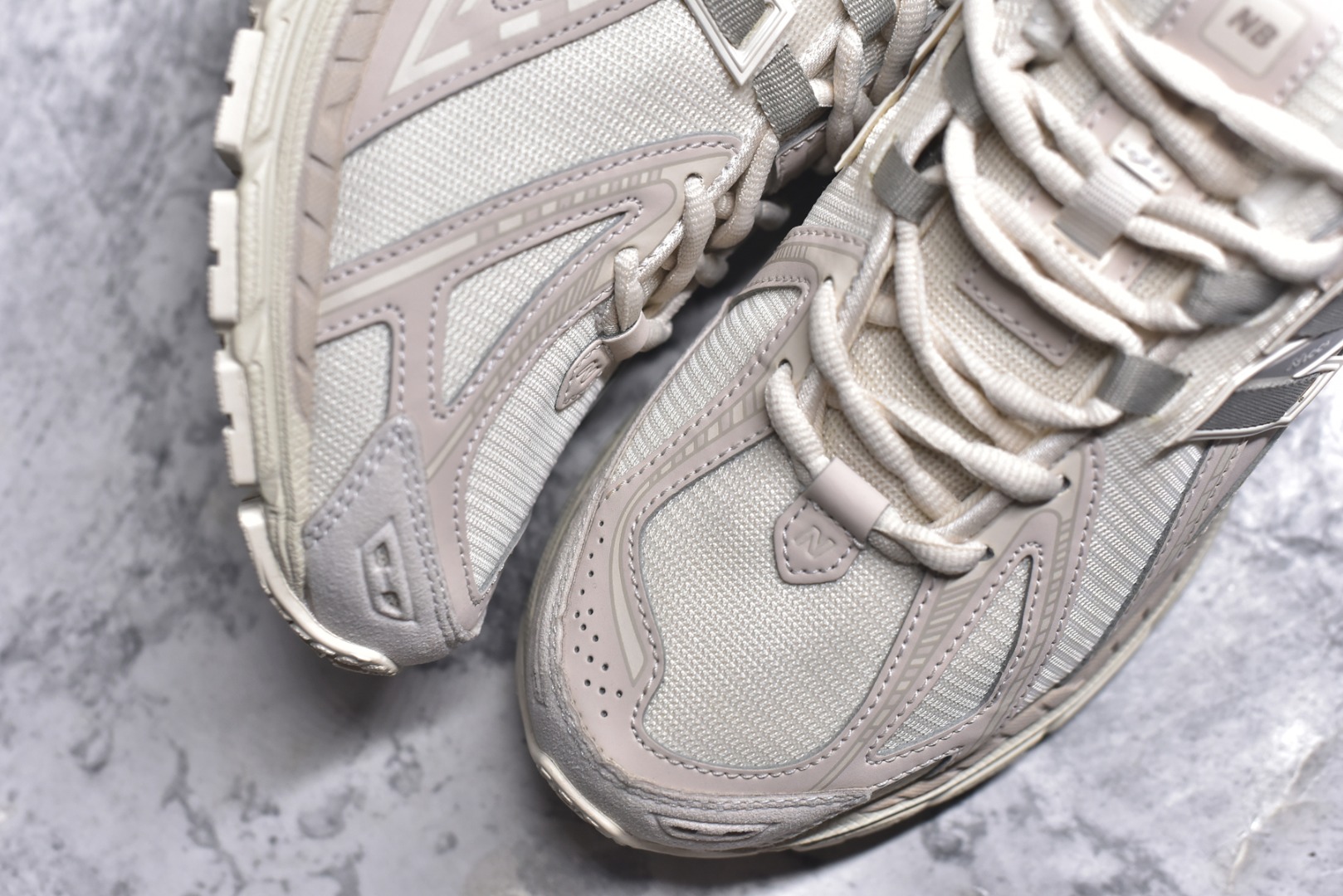 图片[8]-#New Balance 1906系列复古老爹风休闲运动慢跑鞋 U1906RLI #采用轻质牛剖革拼接透气网眼衬垫织物鞋面材质 T-Beam大底提供足步弓支撑，保持步态稳定 后跟搭载外露缓震胶尺码：36 37 37.5 38 38.5 39 40 40.5 41 42 42.5 43 44 44.5 45 46.5-选品中心