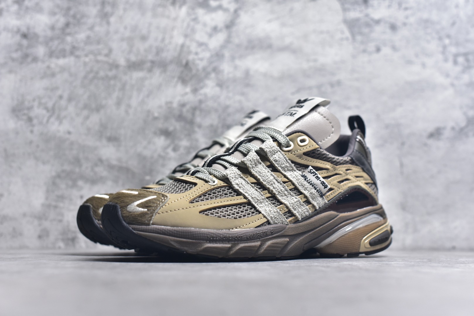 图片[2]-#SFTM x AD Originals ADISTAR CUSHION 联名复古舒适防滑耐磨低帮生活休闲鞋 JR8044 实拍调校N版已经零色差零失真 百分百还原实物色彩所见即所得 不存在货不对板色差等低级问题 选购参考实物拍摄 不混卖不参货 只用心做好货严格选品 承诺混一赔十 尺码：36 35.5-45-选品中心