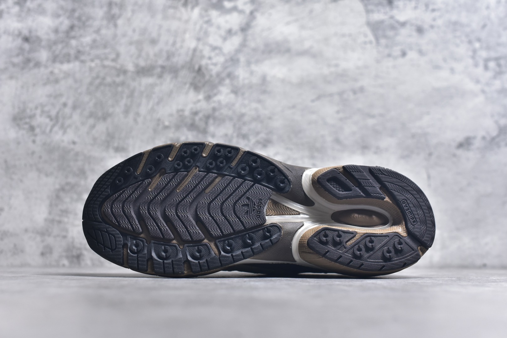 图片[6]-#SFTM x AD Originals ADISTAR CUSHION 联名复古舒适防滑耐磨低帮生活休闲鞋 JR8044 实拍调校N版已经零色差零失真 百分百还原实物色彩所见即所得 不存在货不对板色差等低级问题 选购参考实物拍摄 不混卖不参货 只用心做好货严格选品 承诺混一赔十 尺码：36 35.5-45-选品中心