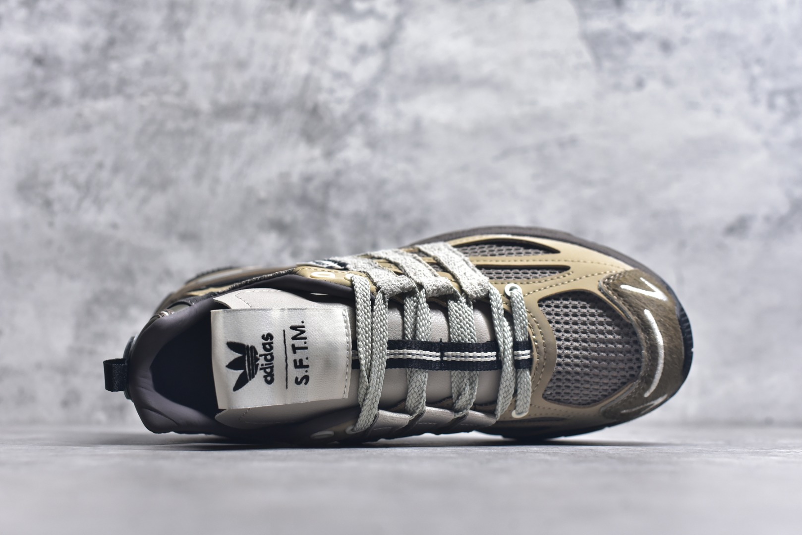 图片[4]-#SFTM x AD Originals ADISTAR CUSHION 联名复古舒适防滑耐磨低帮生活休闲鞋 JR8044 实拍调校N版已经零色差零失真 百分百还原实物色彩所见即所得 不存在货不对板色差等低级问题 选购参考实物拍摄 不混卖不参货 只用心做好货严格选品 承诺混一赔十 尺码：36 35.5-45-选品中心