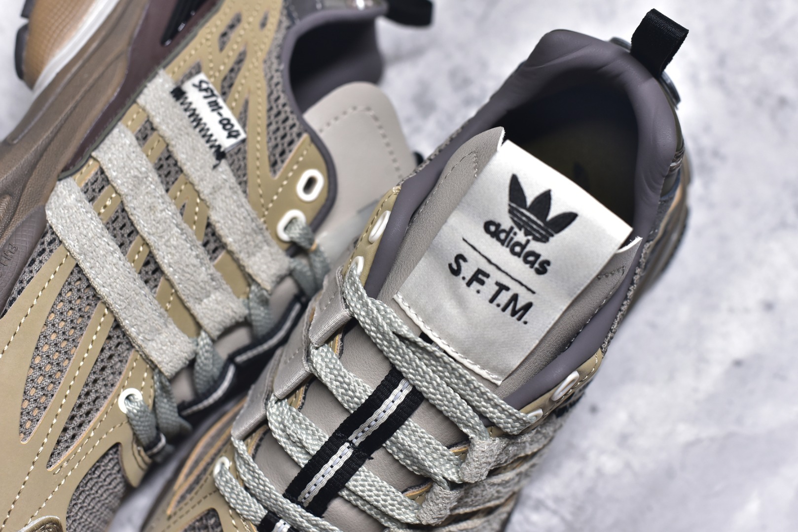 图片[9]-#SFTM x AD Originals ADISTAR CUSHION 联名复古舒适防滑耐磨低帮生活休闲鞋 JR8044 实拍调校N版已经零色差零失真 百分百还原实物色彩所见即所得 不存在货不对板色差等低级问题 选购参考实物拍摄 不混卖不参货 只用心做好货严格选品 承诺混一赔十 尺码：36 35.5-45-选品中心
