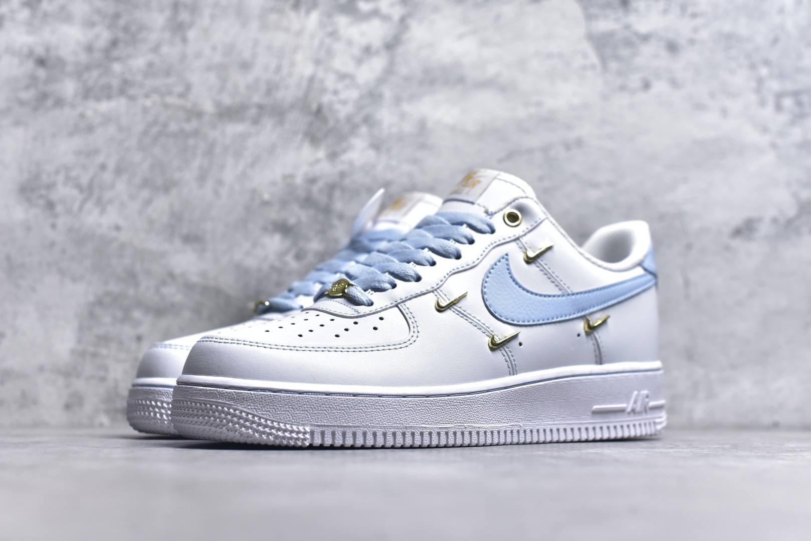 图片[2]-#Nike Air Force 1\’07 Low 官方爆款定制 二次元主题 四勾天蓝 空军一号低帮休闲板鞋 ZH0316-084 #定制皮料 定制鞋盒 原楦原纸板 纯正空军版型 内置全掌气垫 尺码：36 36.5 37.5 38 38.5 39 40 40.5 41 42 42.5 43 44 44.5 45 9.D4-选品中心