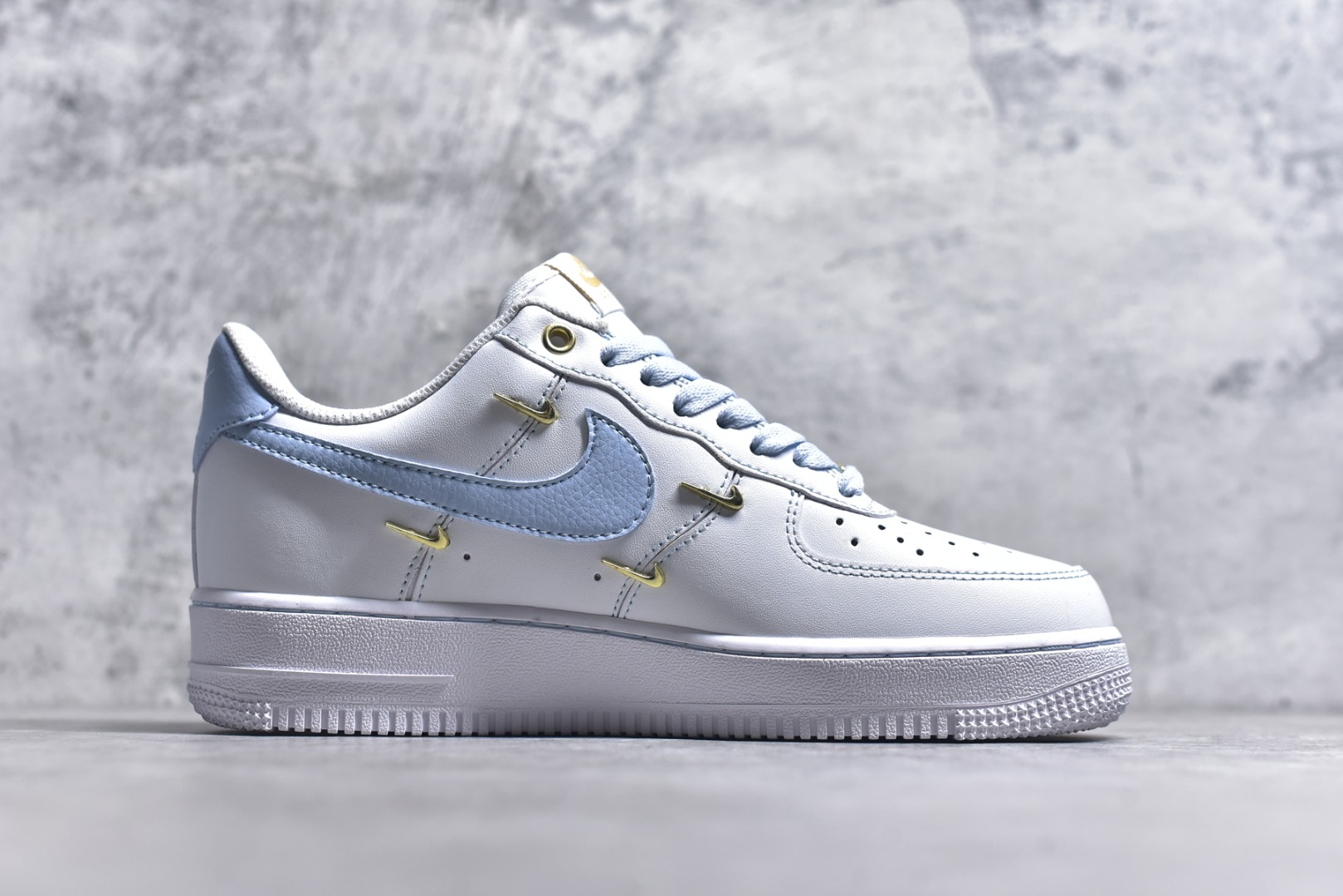 图片[3]-#Nike Air Force 1\’07 Low 官方爆款定制 二次元主题 四勾天蓝 空军一号低帮休闲板鞋 ZH0316-084 #定制皮料 定制鞋盒 原楦原纸板 纯正空军版型 内置全掌气垫 尺码：36 36.5 37.5 38 38.5 39 40 40.5 41 42 42.5 43 44 44.5 45 9.D4-选品中心