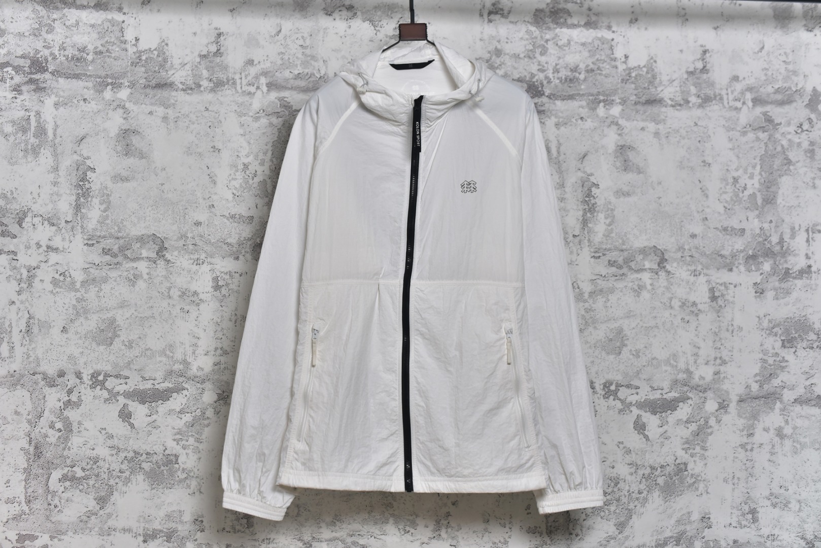#可隆/KOLON SPORT》 WIND K户外防晒服系列❗ 现货供应 全年售后 原厂材料. 面料同步原厂 温馨提示❗（只做高端产品） DF巅峰 踏上巅峰❗ 颜色.黑色.浅蓝色.白色. 尺码：S.M.L.XL.2XL.3XL.-选品中心