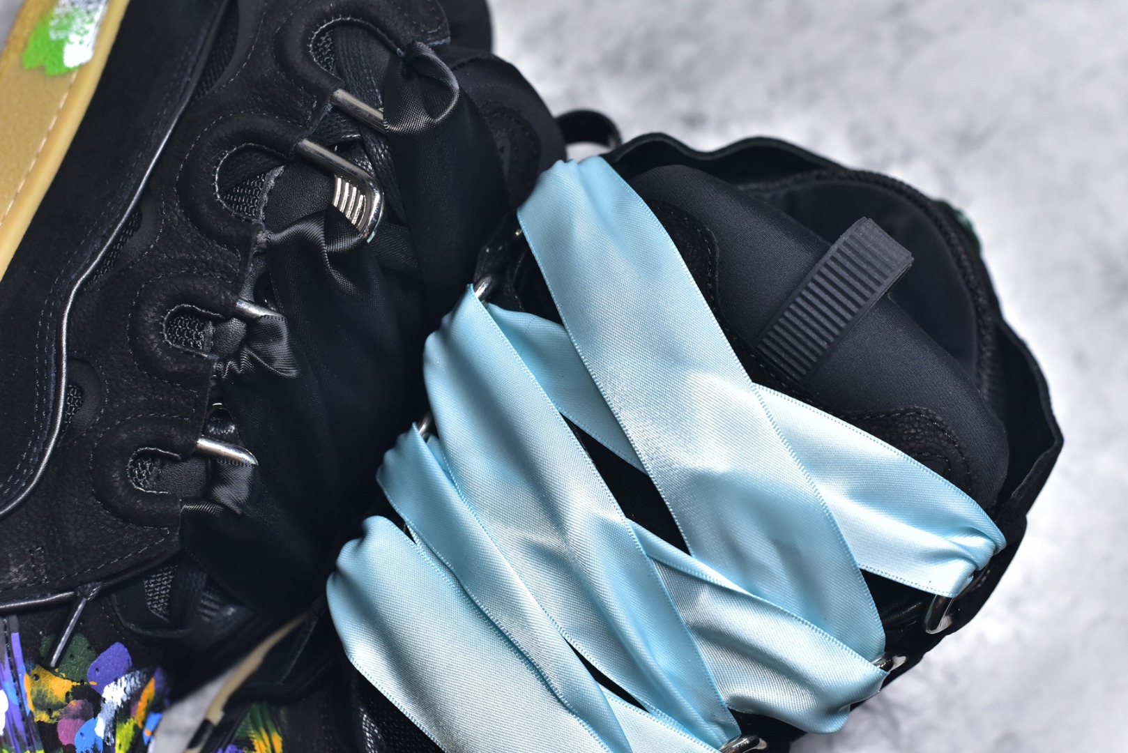 图片[9]-#Lanvin Curb Sneakers 浪凡面包鞋 泼墨色 东莞纯原 高端定制版 LANVIN浪凡三代 最新走秀款Curb系列 休闲运动面包鞋 官网一出热度火爆整个全球 各大网红也疯狂上脚 原版一比一开模重工艺制作 全鞋身采用东莞代工厂进口牛皮/环保牛反绒 进口电脑针车 数控针距精准无差 鞋头面冲孔整齐利落 金钢网织物 随机3D电喷泼墨 原磨具私模双色TPU大底 内里柔软透气太空棉面料 原版一致定制鞋带 全套原版一致包装。 尺码：35 36 37 38 39 40 41 42 43 44 45 46 47-选品中心