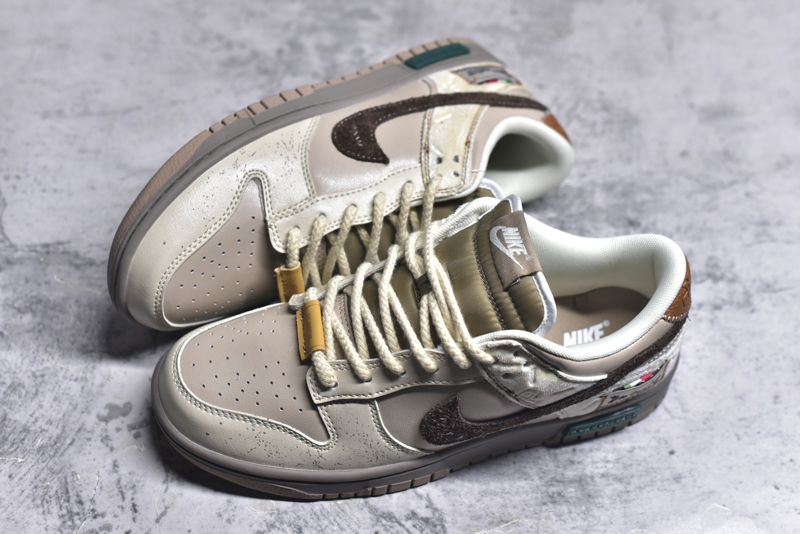 图片[7]-#Nike Dunk Low 熊猫恶作剧 冬梦奇缘 御光米褐 低帮休闲板鞋 HQ1175-240 #配色整体围绕熊猫恶作剧圣诞主题设计，鞋身整体采用专属颜料重新喷涂。特殊原创设计图标涂鸦装饰，添加潮流元素效果喷涂点缀 尺码：35.5 36 36.5 37.5 38 38.5 39 40 40.5 41 42 42.5 43 44 44.5 45 46 9.E5-选品中心