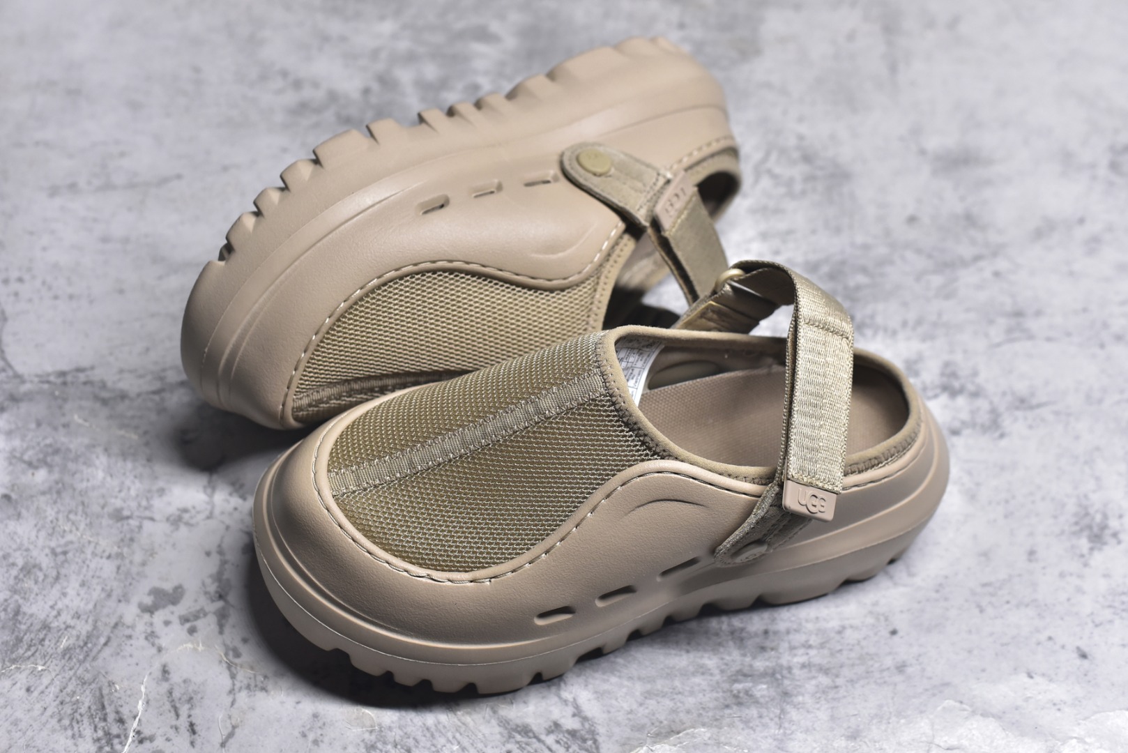 图片[7]-#UGG GoldenGlow Slide 简约时尚 EVA 防磨一脚蹬拖鞋 ！ 货号：1166912 尺码：36-45-选品中心