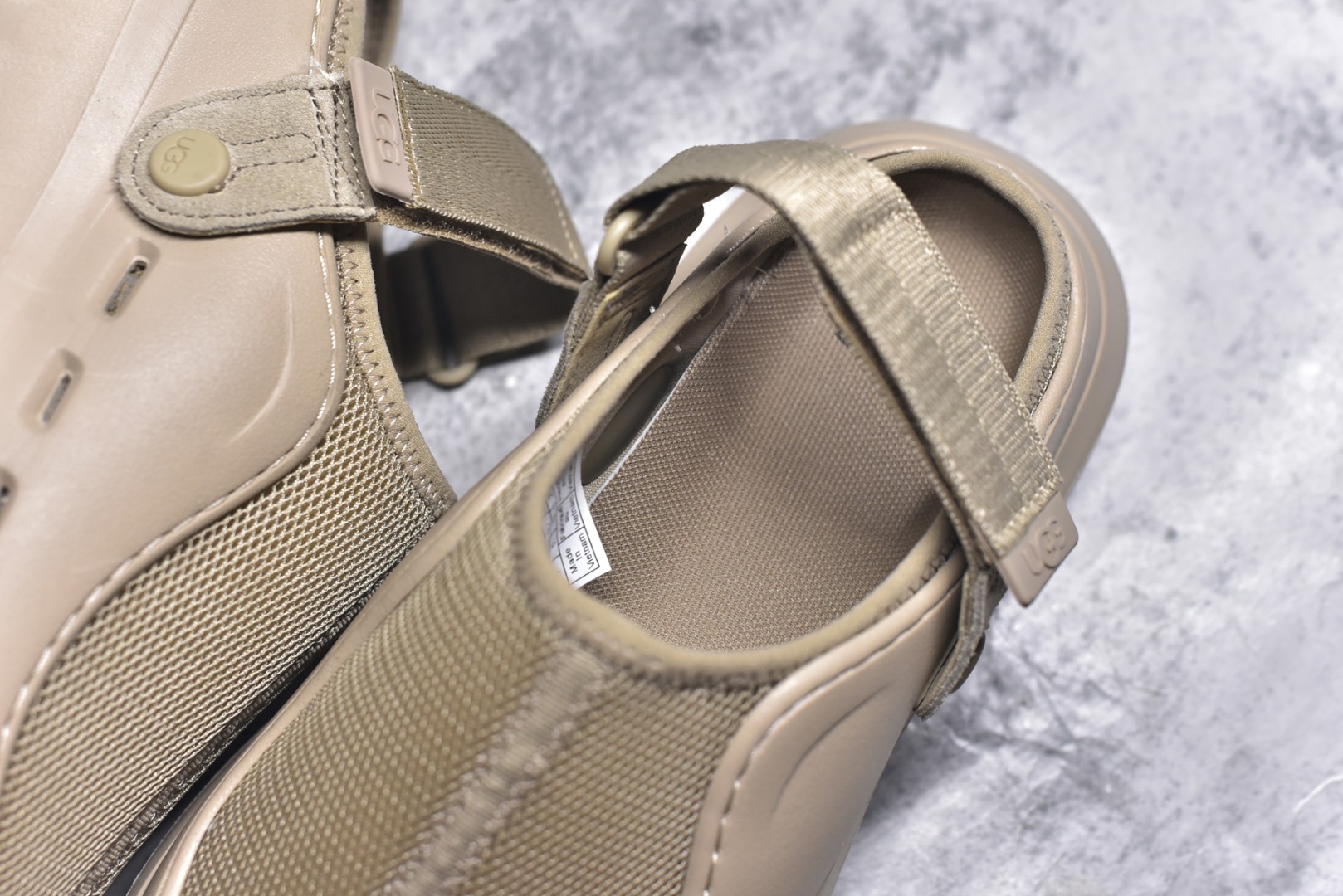 图片[9]-#UGG GoldenGlow Slide 简约时尚 EVA 防磨一脚蹬拖鞋 ！ 货号：1166912 尺码：36-45-选品中心