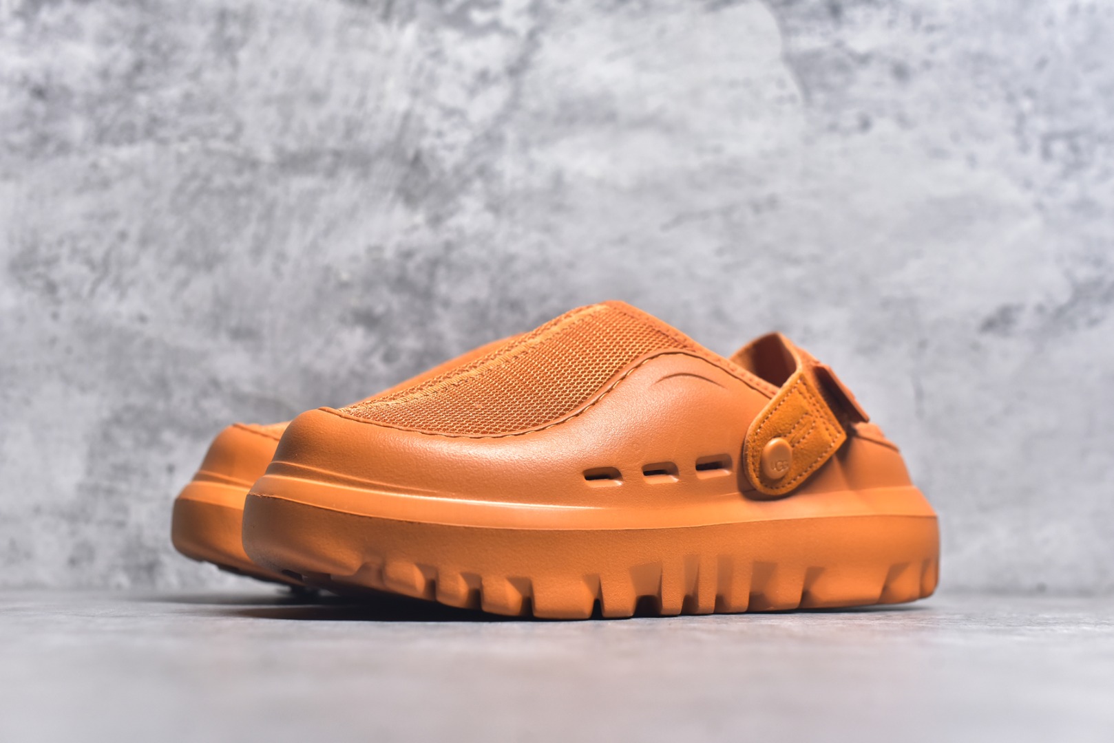 图片[2]-#UGG GoldenGlow Slide 简约时尚 EVA 防磨一脚蹬拖鞋 ！ 货号：1166912 尺码：36-45-选品中心