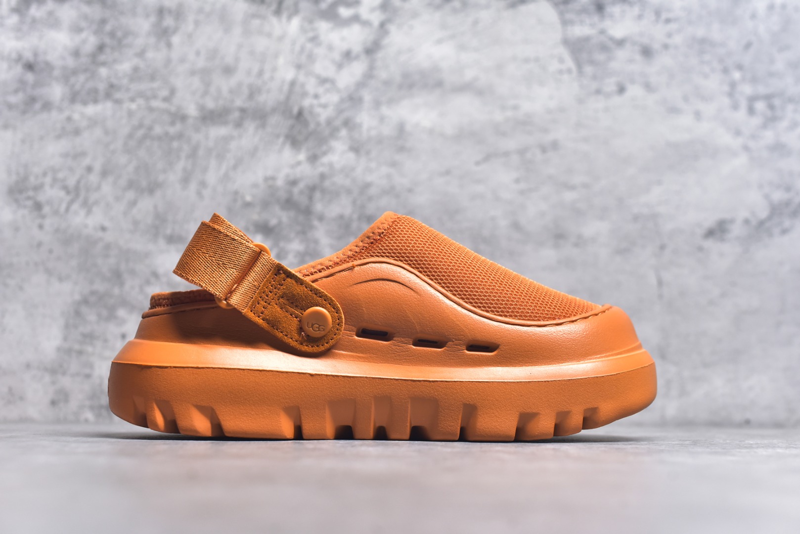 图片[3]-#UGG GoldenGlow Slide 简约时尚 EVA 防磨一脚蹬拖鞋 ！ 货号：1166912 尺码：36-45-选品中心