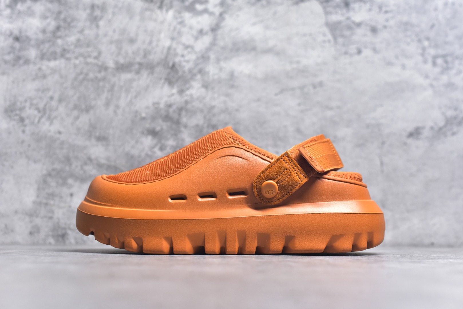 #UGG GoldenGlow Slide 简约时尚 EVA 防磨一脚蹬拖鞋 ！ 货号：1166912 尺码：36-45-选品中心