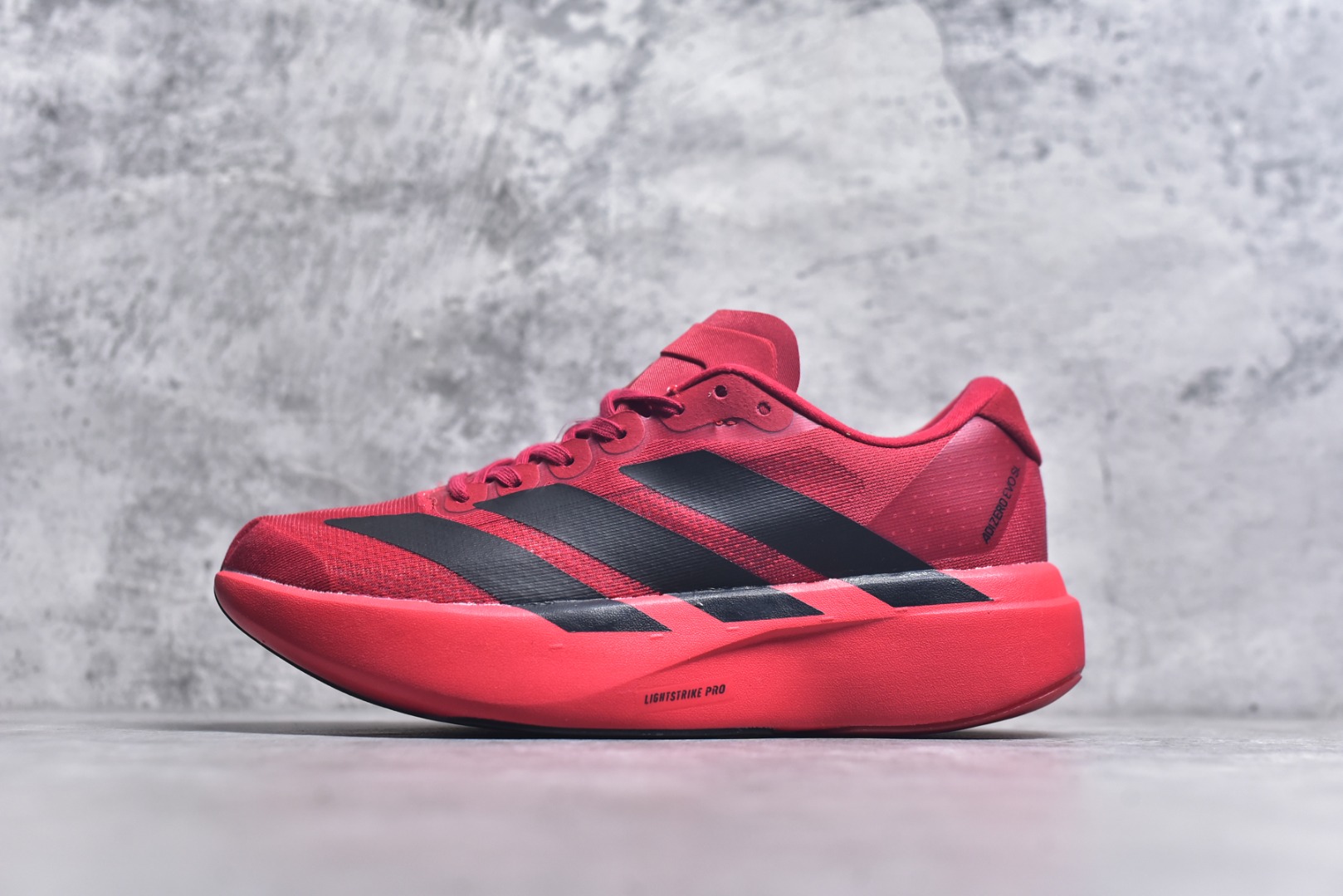 #阿迪达斯 AD Adizero Eva SL M 运动舒适防滑耐磨 低帮跑步鞋 阿迪达斯革新力作!「破纪录轻跑鞋」adiZero Adios Pro EVO 极致轻盈的Lightweight Upper设计,带来近乎裸足的舒适体验。中底采用尖端科技，Lightstrike Pro材料经过精细调校，实现卓越缓震与轻量化的完美结合。 尺码：36-45-选品中心