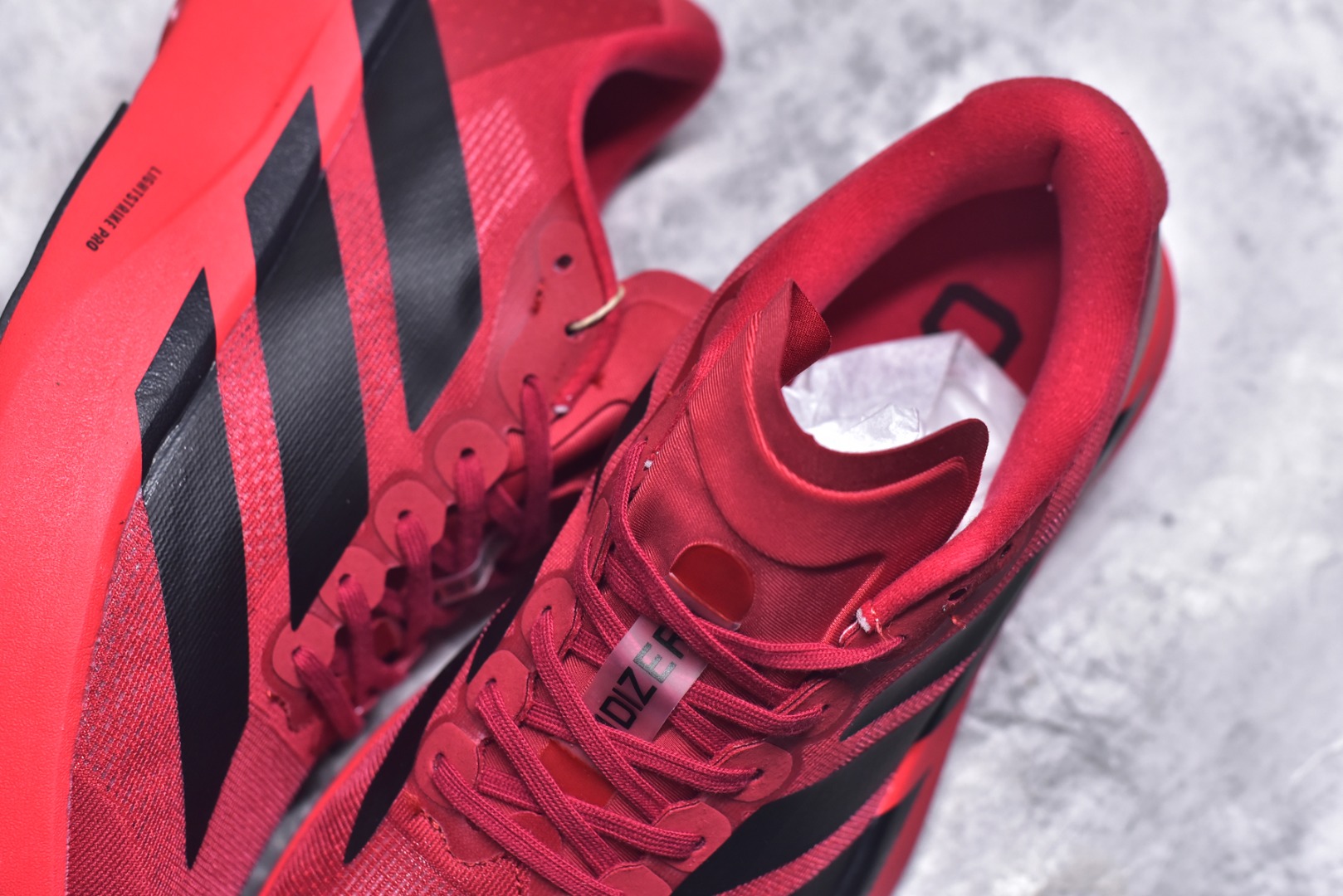 图片[9]-#阿迪达斯 AD Adizero Eva SL M 运动舒适防滑耐磨 低帮跑步鞋 阿迪达斯革新力作!「破纪录轻跑鞋」adiZero Adios Pro EVO 极致轻盈的Lightweight Upper设计,带来近乎裸足的舒适体验。中底采用尖端科技，Lightstrike Pro材料经过精细调校，实现卓越缓震与轻量化的完美结合。 尺码：36-45-选品中心
