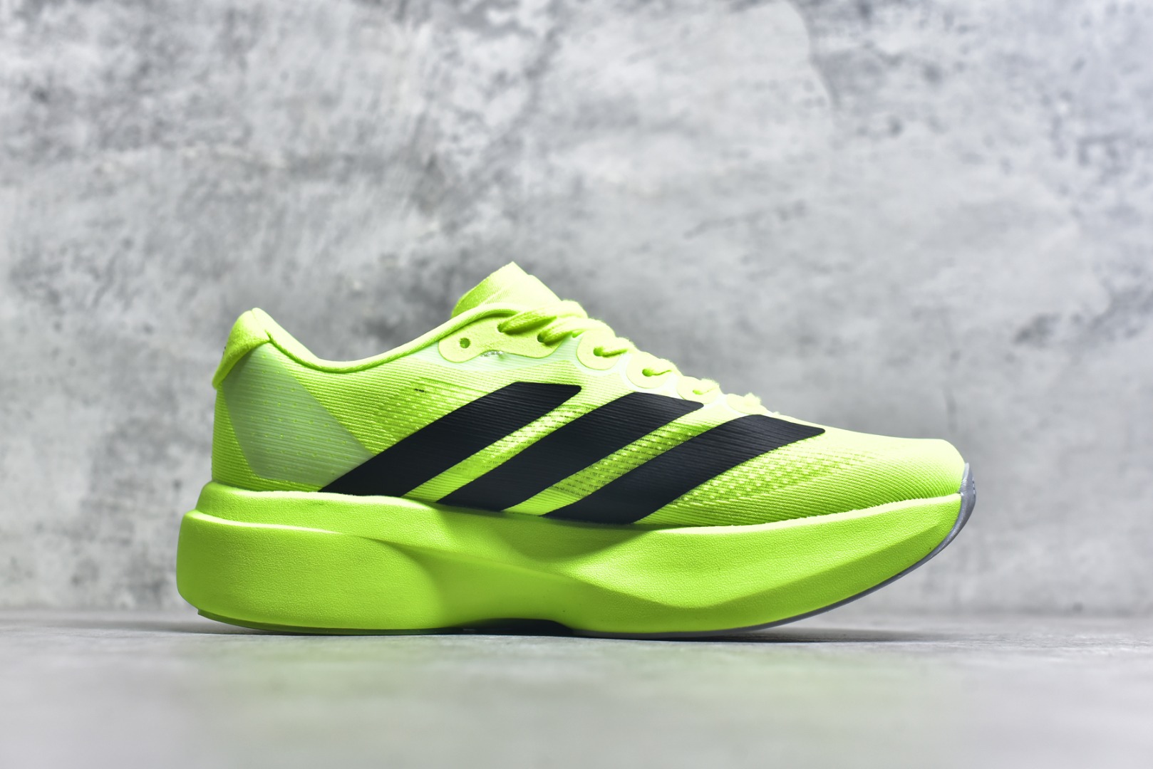 图片[3]-#阿迪达斯 AD Adizero Eva SL M 运动舒适防滑耐磨 低帮跑步鞋 阿迪达斯革新力作!「破纪录轻跑鞋」adiZero Adios Pro EVO 极致轻盈的Lightweight Upper设计,带来近乎裸足的舒适体验。中底采用尖端科技，Lightstrike Pro材料经过精细调校，实现卓越缓震与轻量化的完美结合。 尺码：36-45-选品中心