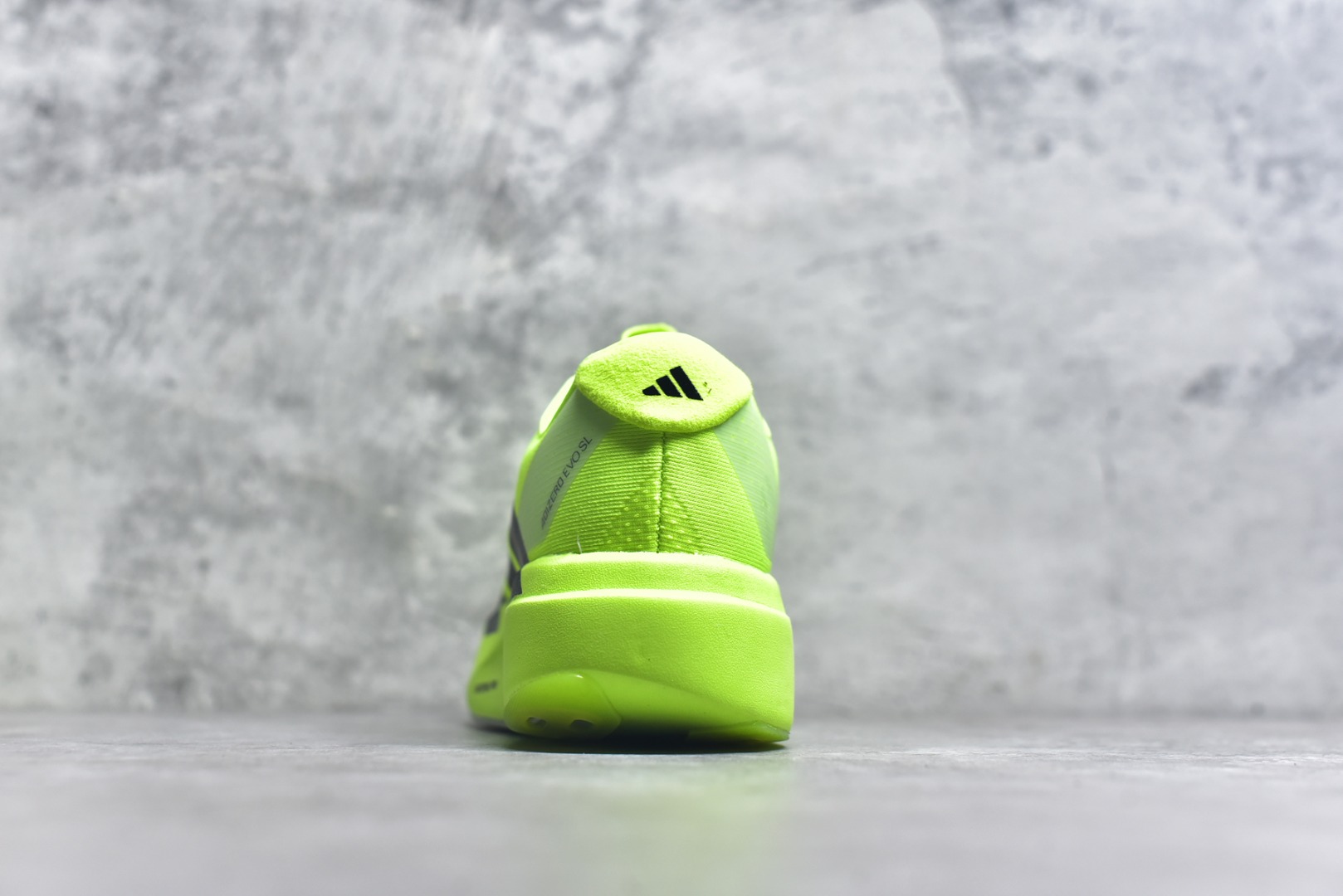 图片[5]-#阿迪达斯 AD Adizero Eva SL M 运动舒适防滑耐磨 低帮跑步鞋 阿迪达斯革新力作!「破纪录轻跑鞋」adiZero Adios Pro EVO 极致轻盈的Lightweight Upper设计,带来近乎裸足的舒适体验。中底采用尖端科技，Lightstrike Pro材料经过精细调校，实现卓越缓震与轻量化的完美结合。 尺码：36-45-选品中心