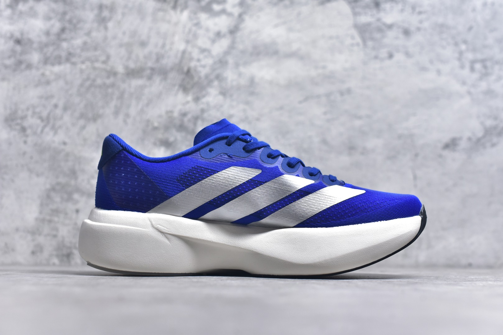 图片[3]-#阿迪达斯 AD Adizero Eva SL M 运动舒适防滑耐磨 低帮跑步鞋 阿迪达斯革新力作!「破纪录轻跑鞋」adiZero Adios Pro EVO 极致轻盈的Lightweight Upper设计,带来近乎裸足的舒适体验。中底采用尖端科技，Lightstrike Pro材料经过精细调校，实现卓越缓震与轻量化的完美结合。 尺码：36-45-选品中心