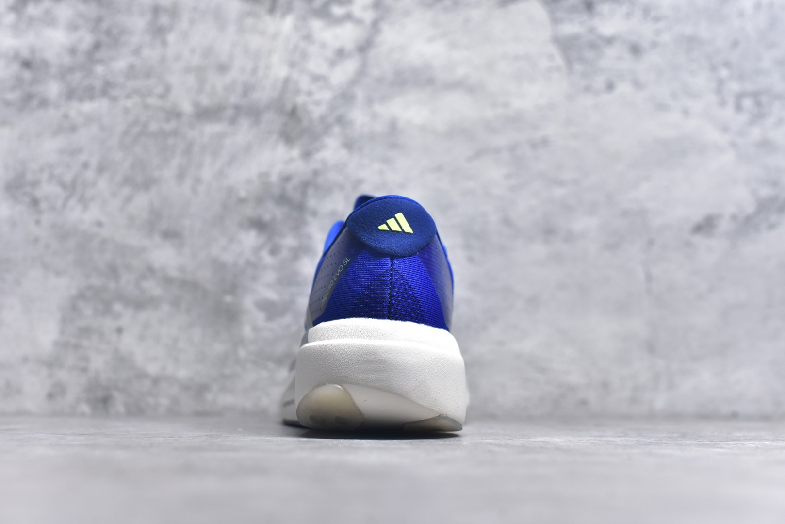 图片[5]-#阿迪达斯 AD Adizero Eva SL M 运动舒适防滑耐磨 低帮跑步鞋 阿迪达斯革新力作!「破纪录轻跑鞋」adiZero Adios Pro EVO 极致轻盈的Lightweight Upper设计,带来近乎裸足的舒适体验。中底采用尖端科技，Lightstrike Pro材料经过精细调校，实现卓越缓震与轻量化的完美结合。 尺码：36-45-选品中心