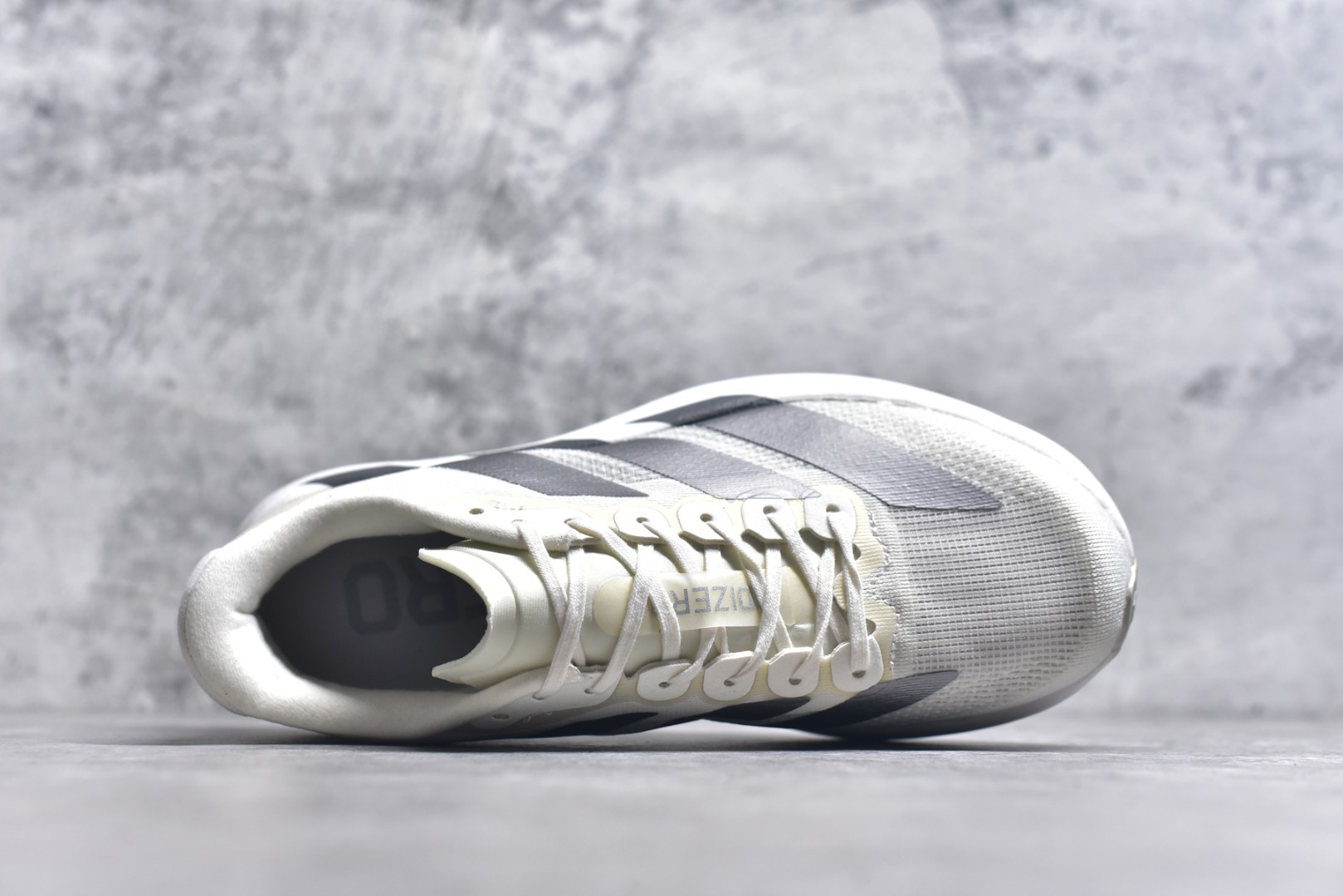 图片[4]-#阿迪达斯 AD Adizero Eva SL M 运动舒适防滑耐磨 低帮跑步鞋 阿迪达斯革新力作!「破纪录轻跑鞋」adiZero Adios Pro EVO 极致轻盈的Lightweight Upper设计,带来近乎裸足的舒适体验。中底采用尖端科技，Lightstrike Pro材料经过精细调校，实现卓越缓震与轻量化的完美结合。 尺码：36-45-选品中心