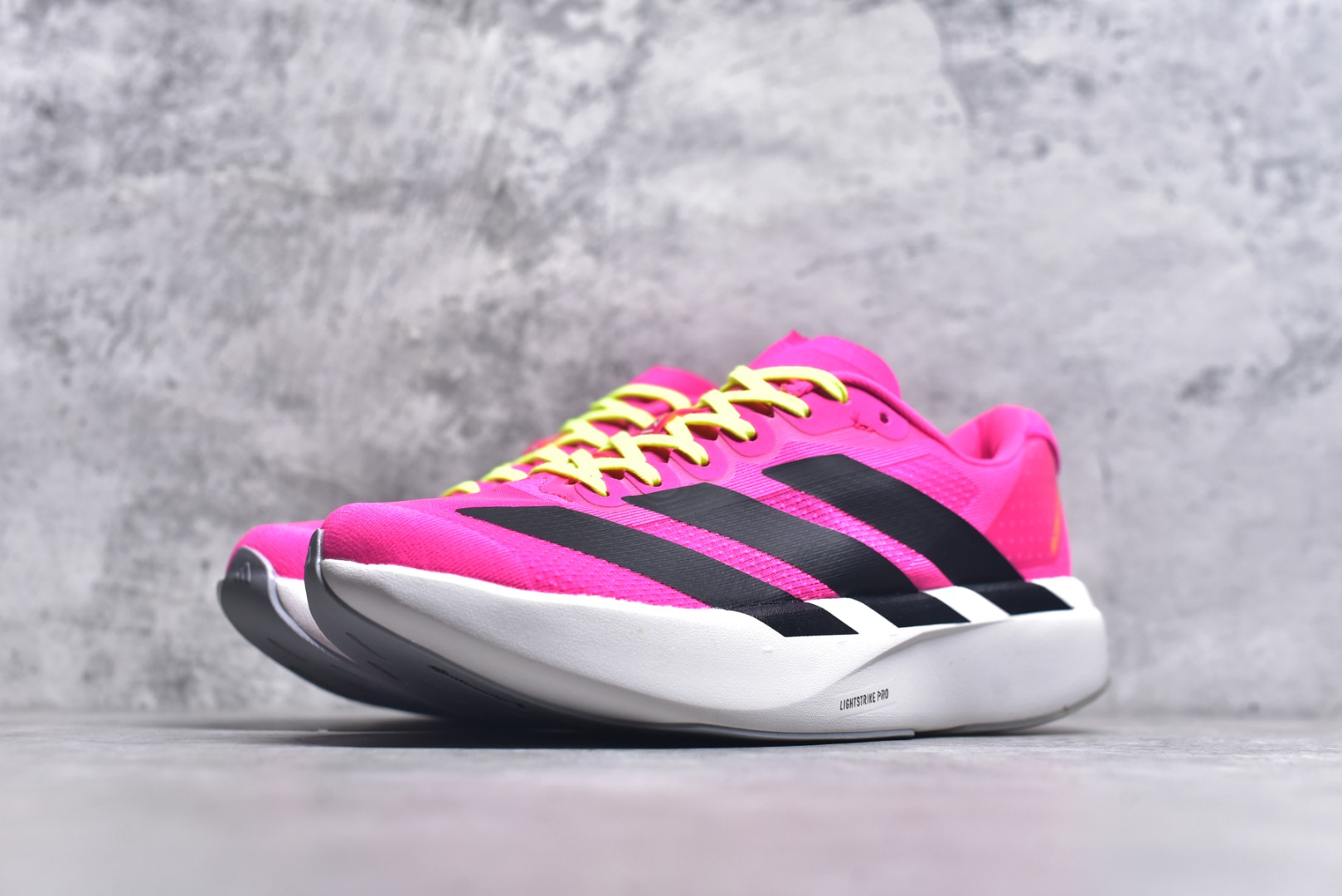 图片[2]-#阿迪达斯 AD Adizero Eva SL M 运动舒适防滑耐磨 低帮跑步鞋 阿迪达斯革新力作!「破纪录轻跑鞋」adiZero Adios Pro EVO 极致轻盈的Lightweight Upper设计,带来近乎裸足的舒适体验。中底采用尖端科技，Lightstrike Pro材料经过精细调校，实现卓越缓震与轻量化的完美结合。 尺码：36-45-选品中心