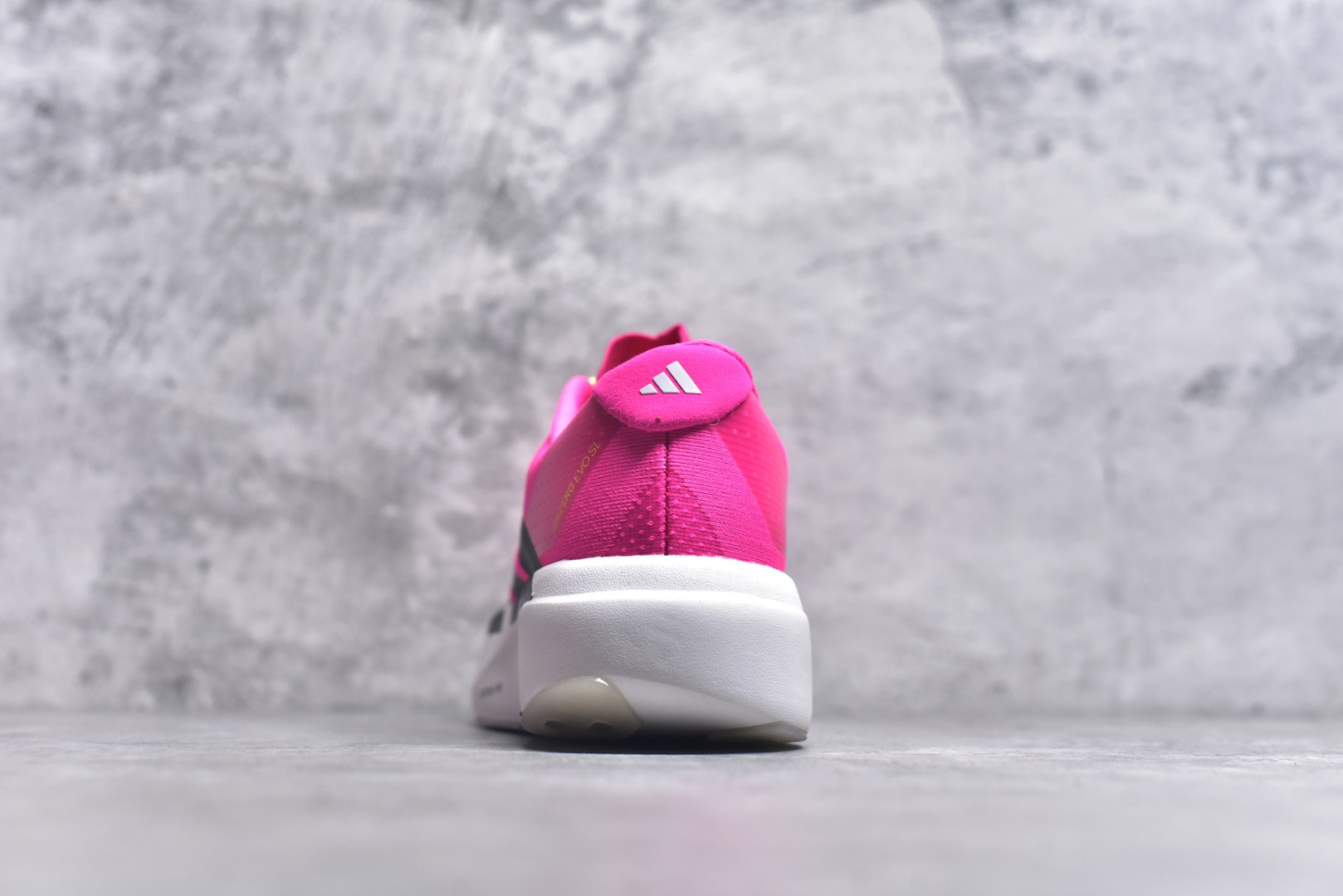 图片[5]-#阿迪达斯 AD Adizero Eva SL M 运动舒适防滑耐磨 低帮跑步鞋 阿迪达斯革新力作!「破纪录轻跑鞋」adiZero Adios Pro EVO 极致轻盈的Lightweight Upper设计,带来近乎裸足的舒适体验。中底采用尖端科技，Lightstrike Pro材料经过精细调校，实现卓越缓震与轻量化的完美结合。 尺码：36-45-选品中心
