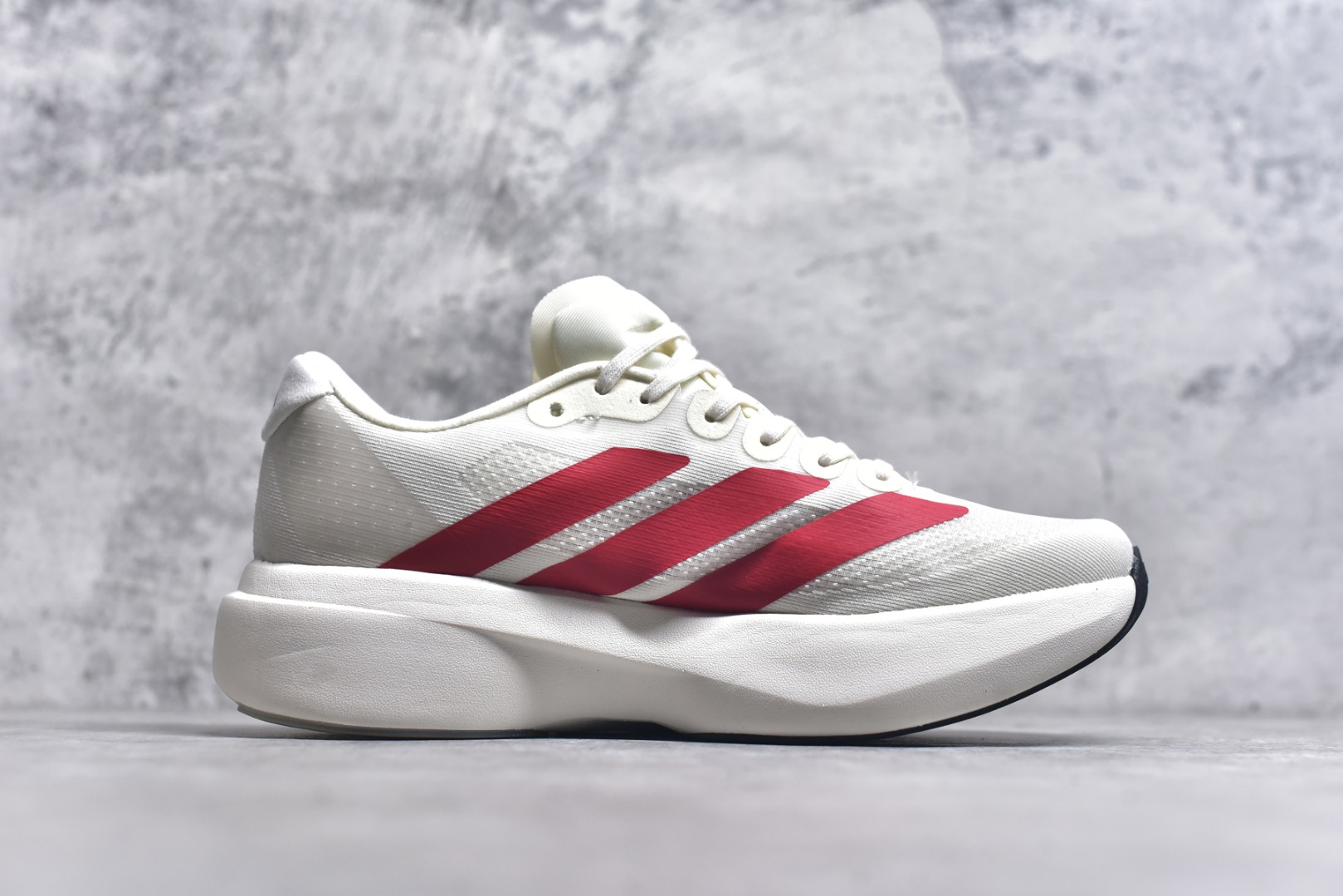 图片[3]-#阿迪达斯 AD Adizero Eva SL M 运动舒适防滑耐磨 低帮跑步鞋 阿迪达斯革新力作!「破纪录轻跑鞋」adiZero Adios Pro EVO 极致轻盈的Lightweight Upper设计,带来近乎裸足的舒适体验。中底采用尖端科技，Lightstrike Pro材料经过精细调校，实现卓越缓震与轻量化的完美结合。 尺码：36-45-选品中心