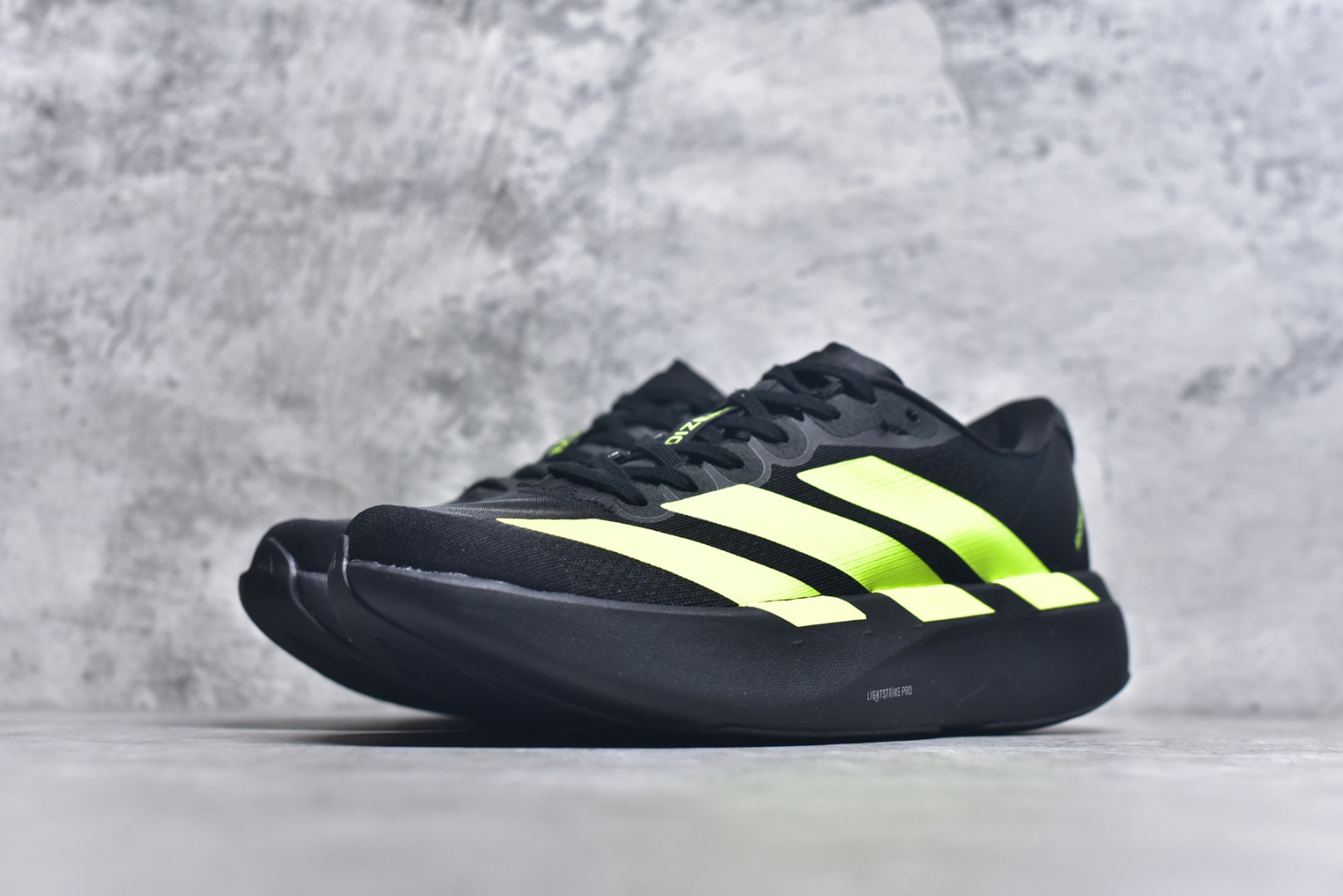 图片[2]-#阿迪达斯 AD Adizero Eva SL M 运动舒适防滑耐磨 低帮跑步鞋 阿迪达斯革新力作!「破纪录轻跑鞋」adiZero Adios Pro EVO 极致轻盈的Lightweight Upper设计,带来近乎裸足的舒适体验。中底采用尖端科技，Lightstrike Pro材料经过精细调校，实现卓越缓震与轻量化的完美结合。 尺码：36-45-选品中心
