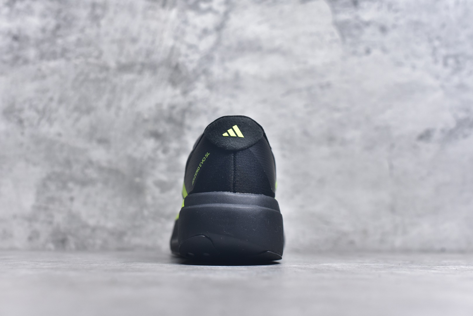 图片[5]-#阿迪达斯 AD Adizero Eva SL M 运动舒适防滑耐磨 低帮跑步鞋 阿迪达斯革新力作!「破纪录轻跑鞋」adiZero Adios Pro EVO 极致轻盈的Lightweight Upper设计,带来近乎裸足的舒适体验。中底采用尖端科技，Lightstrike Pro材料经过精细调校，实现卓越缓震与轻量化的完美结合。 尺码：36-45-选品中心